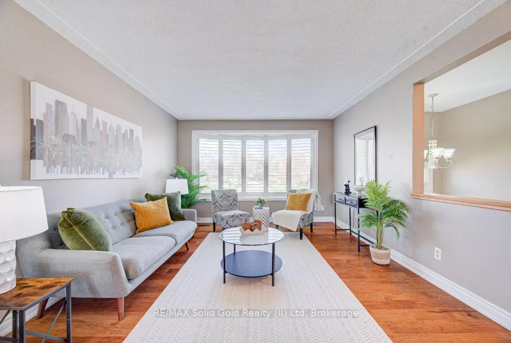 Photo 4 of 682 Glen Forrest Boulevard, Waterloo — HOMEH