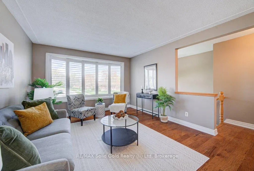 Photo 5 of 682 Glen Forrest Boulevard, Waterloo — HOMEH