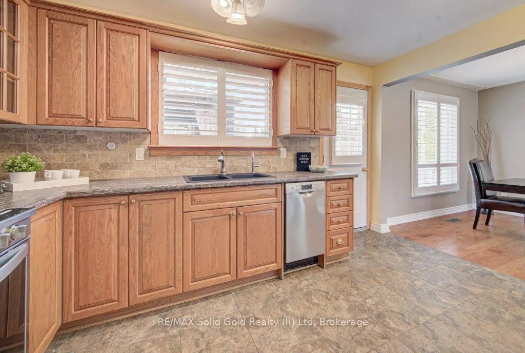 Photo 7 of 682 Glen Forrest Boulevard, Waterloo — HOMEH