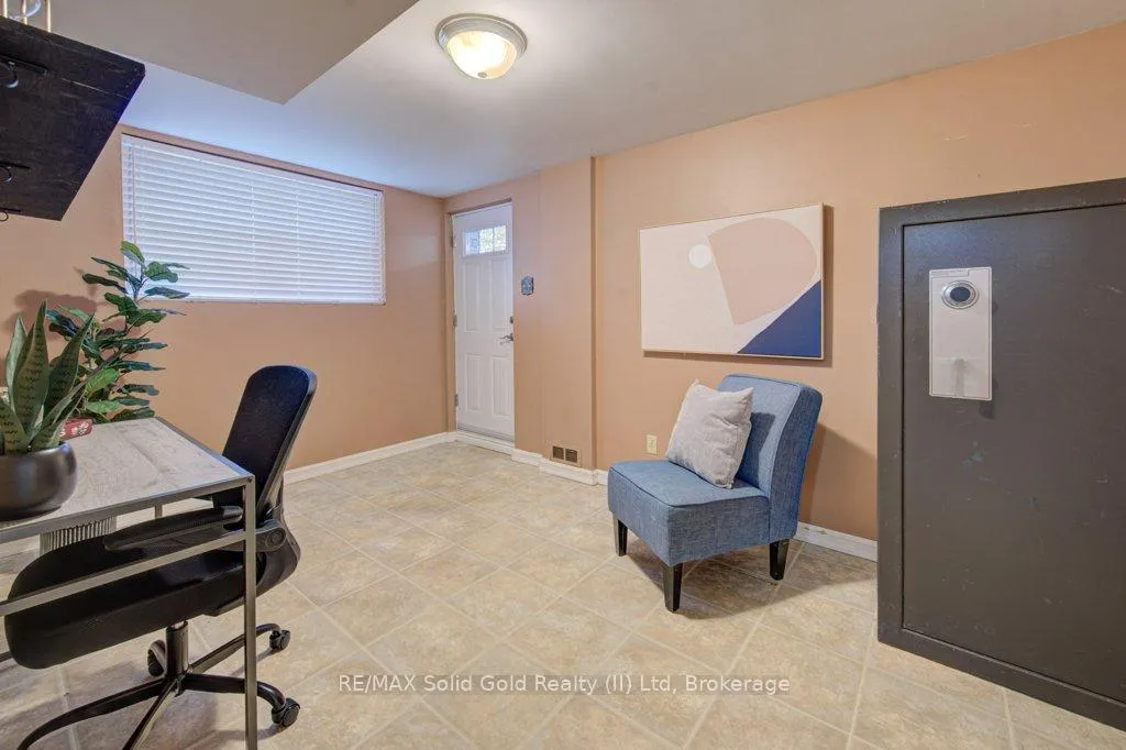 Photo 18 of 682 Glen Forrest Boulevard, Waterloo — HOMEH