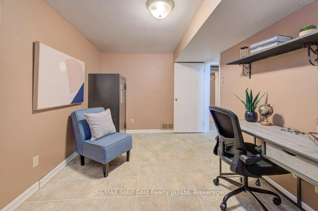 Photo 19 of 682 Glen Forrest Boulevard, Waterloo — HOMEH