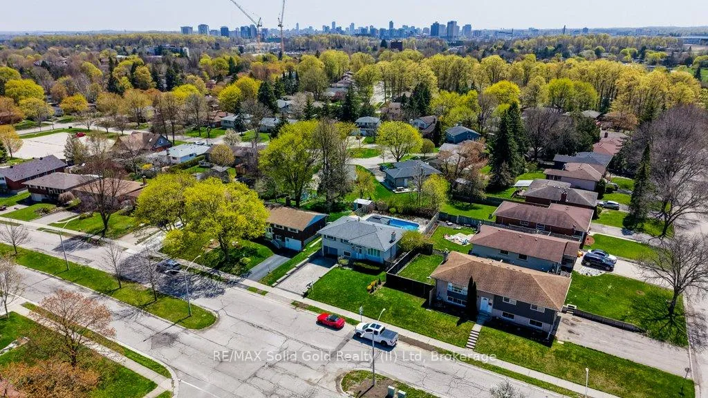 Photo 28 of 682 Glen Forrest Boulevard, Waterloo — HOMEH
