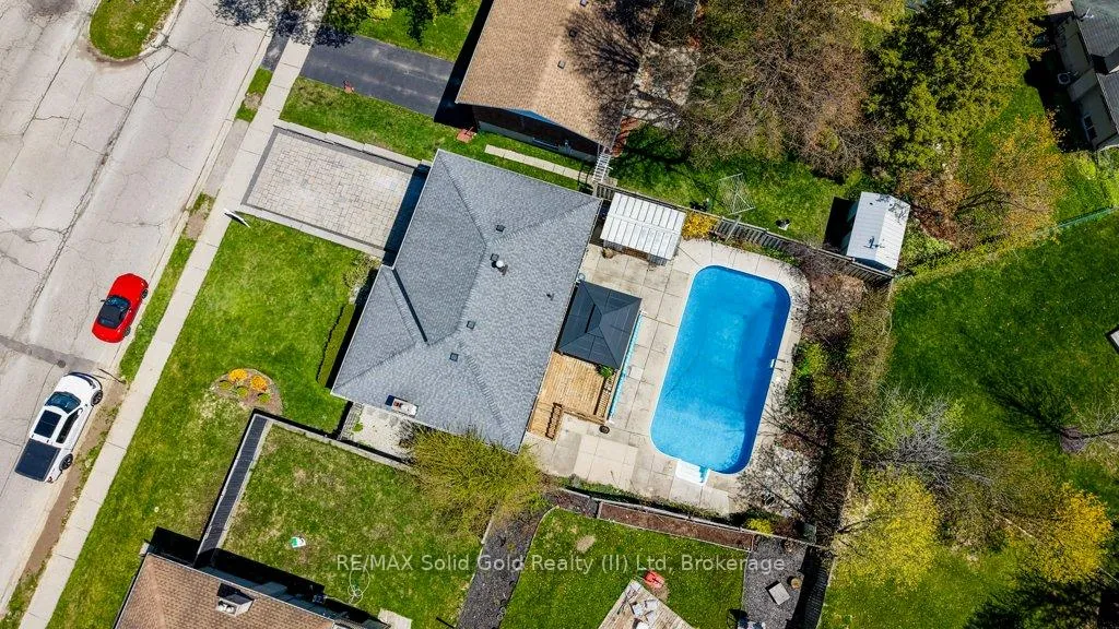 Photo 29 of 682 Glen Forrest Boulevard, Waterloo — HOMEH