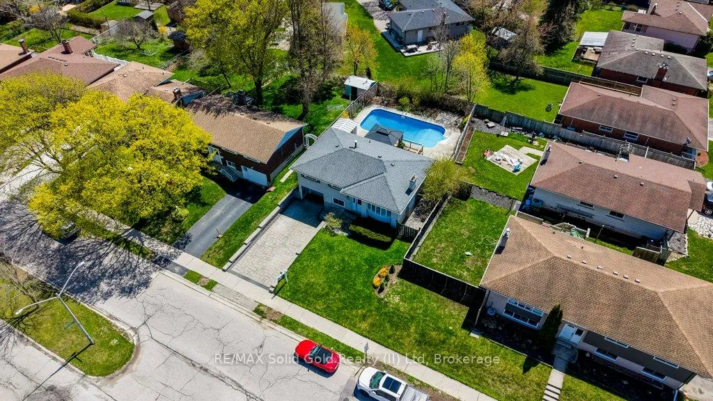 Photo 31 of 682 Glen Forrest Boulevard, Waterloo — HOMEH