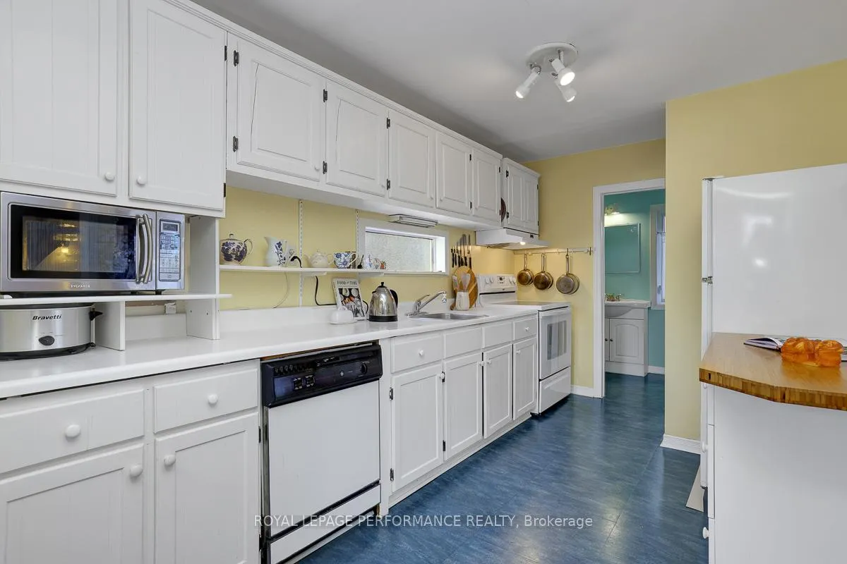 Photo 16 of 1141 North River Road, Ottawa, Overbrook — HOMEH