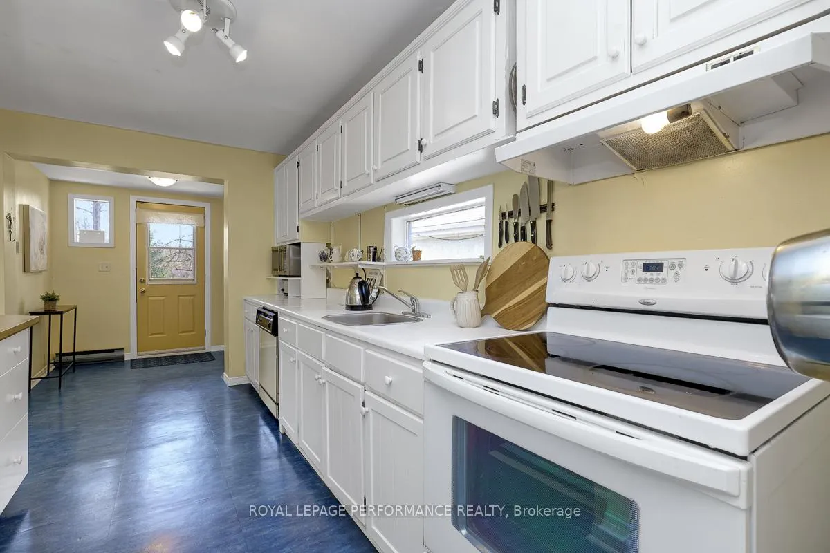 Photo 18 of 1141 North River Road, Ottawa, Overbrook — HOMEH