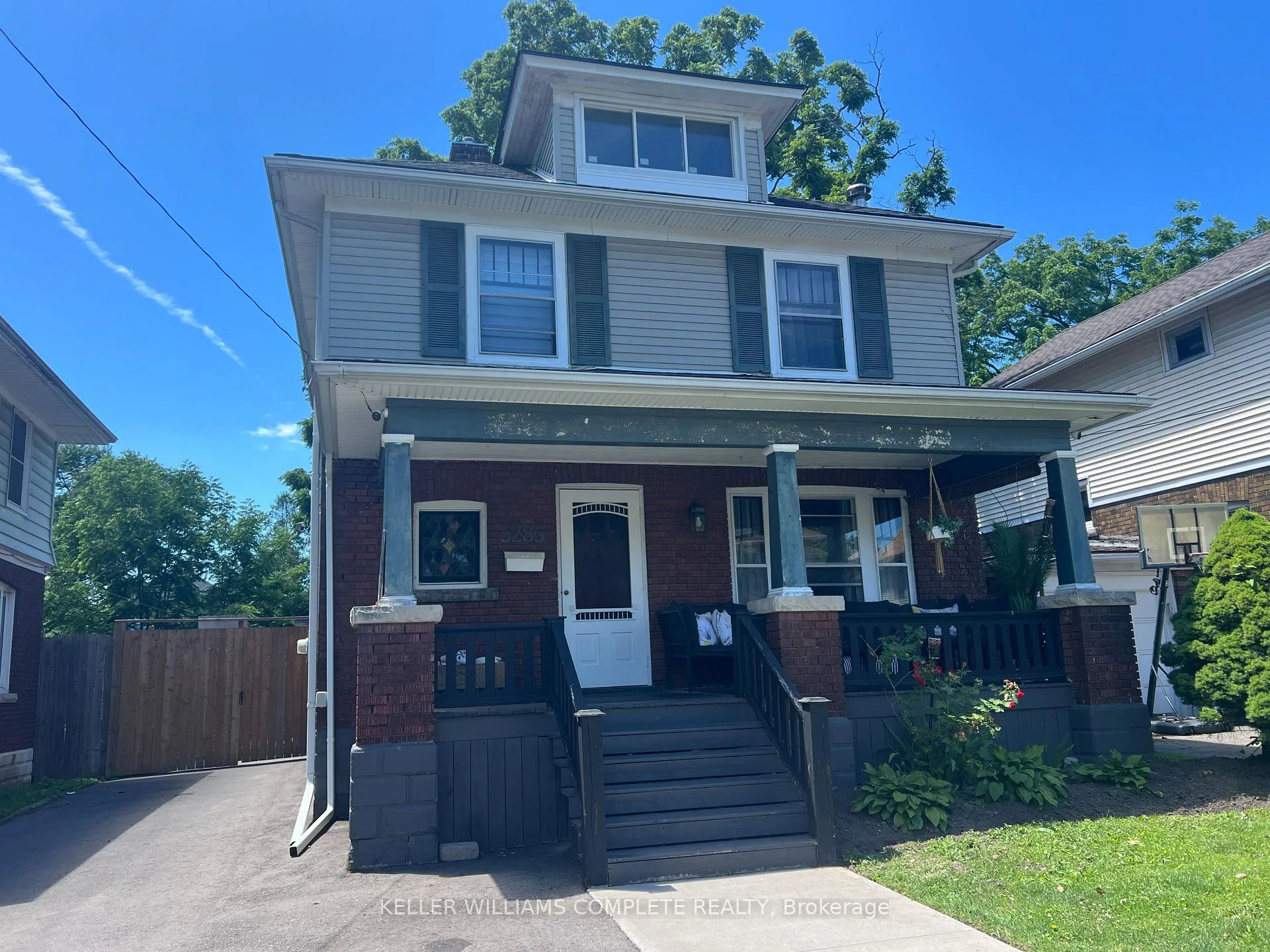 Photo 3 of 5285 Stuart Avenue, Niagara Falls, Cherrywood — HOMEH