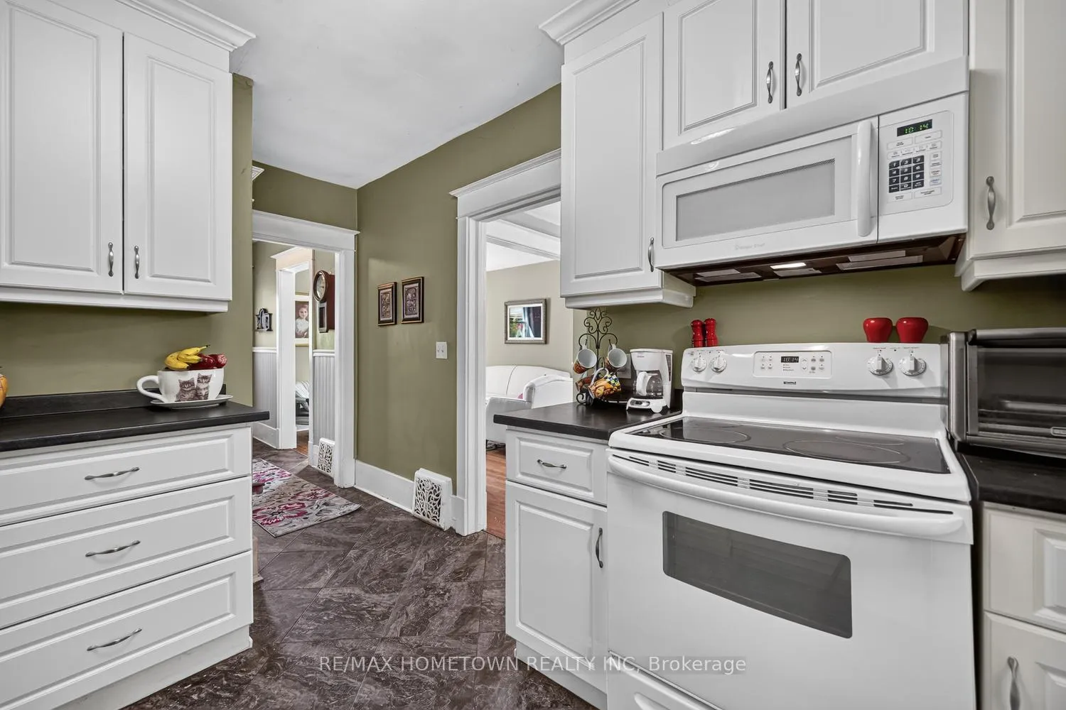 Photo 12 of 108 Bethune Street, Brockville, Brockville — HOMEH