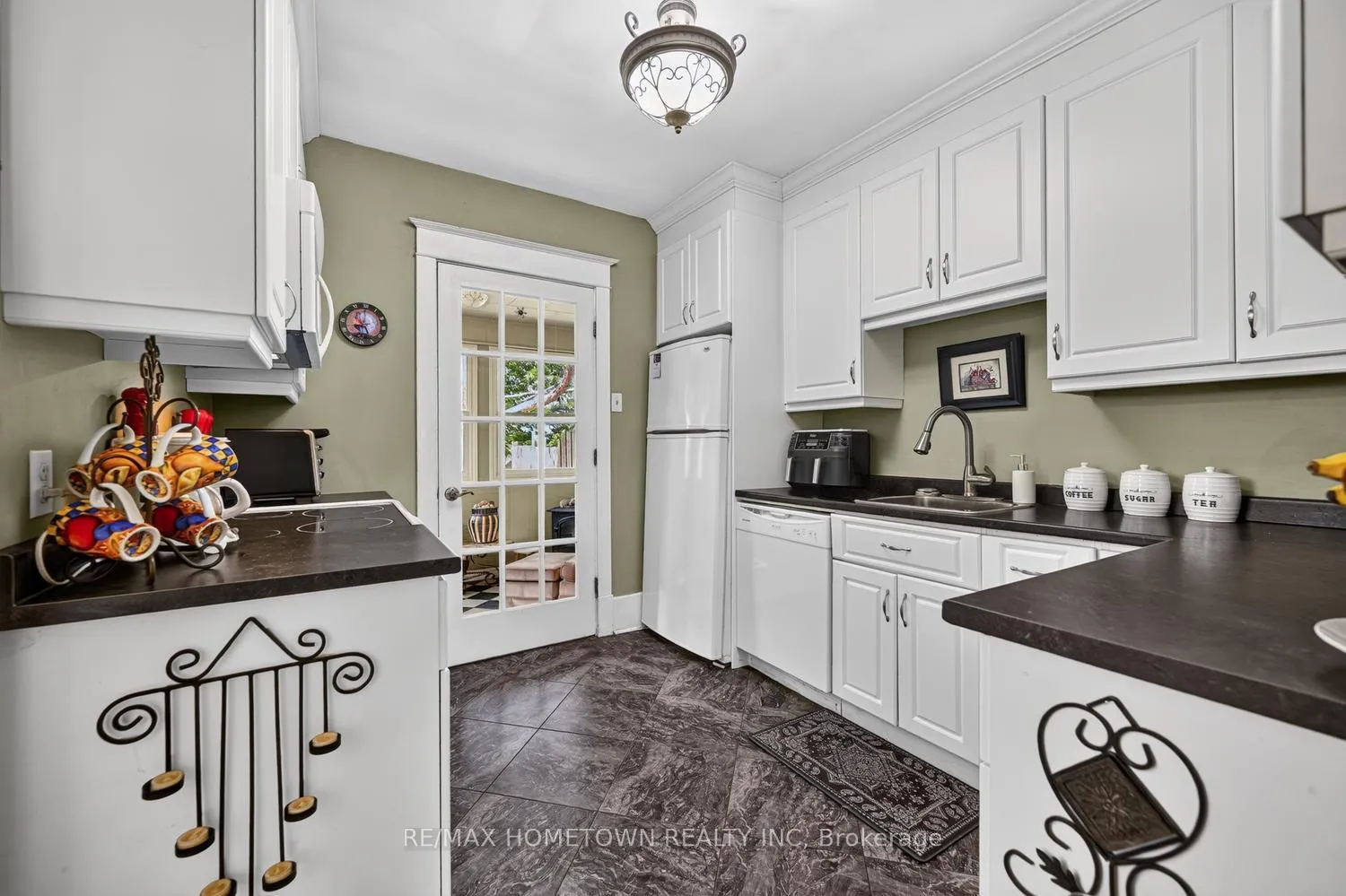 Photo 13 of 108 Bethune Street, Brockville, Brockville — HOMEH