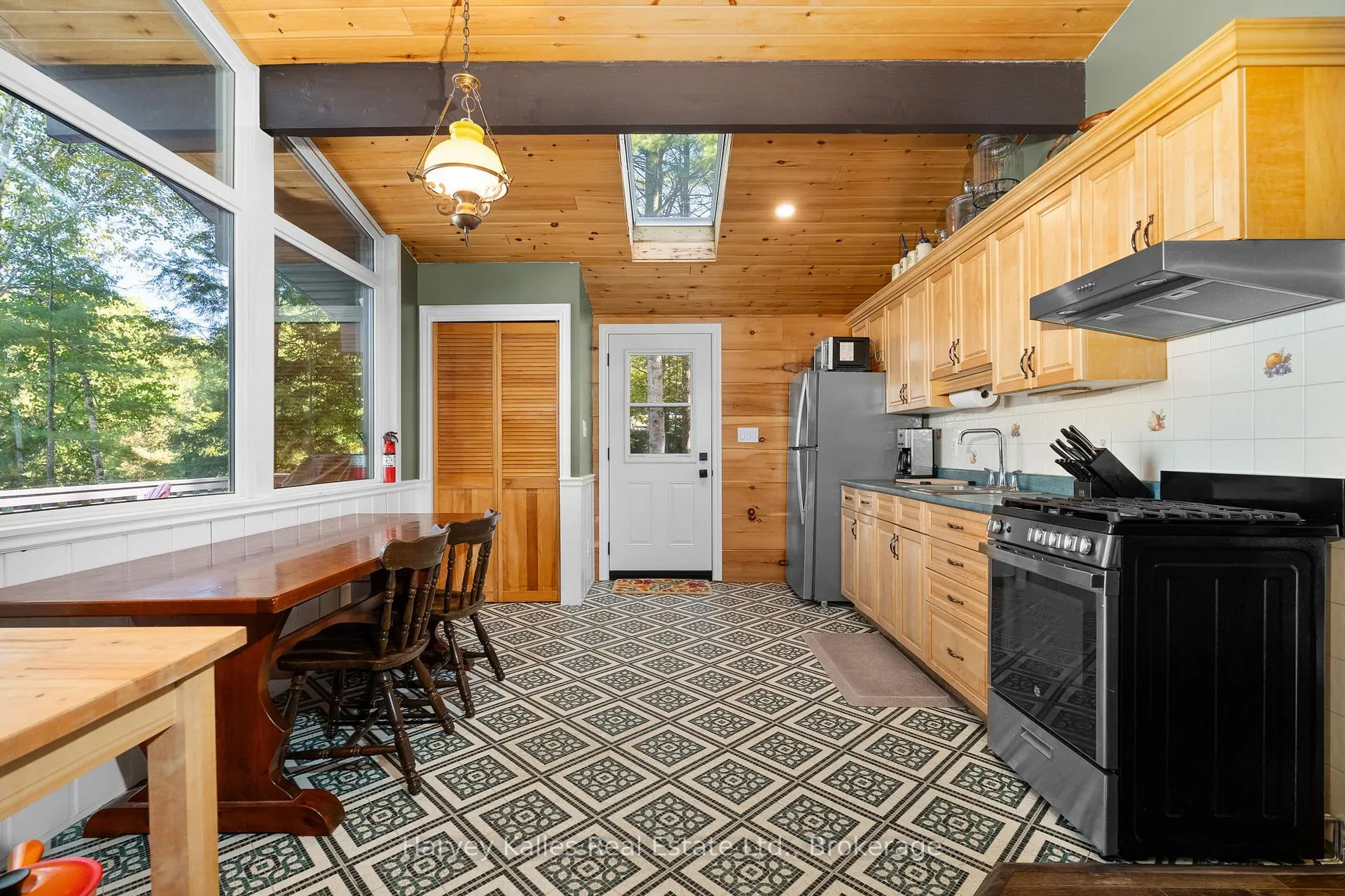Photo 14 of 1003 Hollow Road, Algonquin Highlands, Sherborne — HOMEH