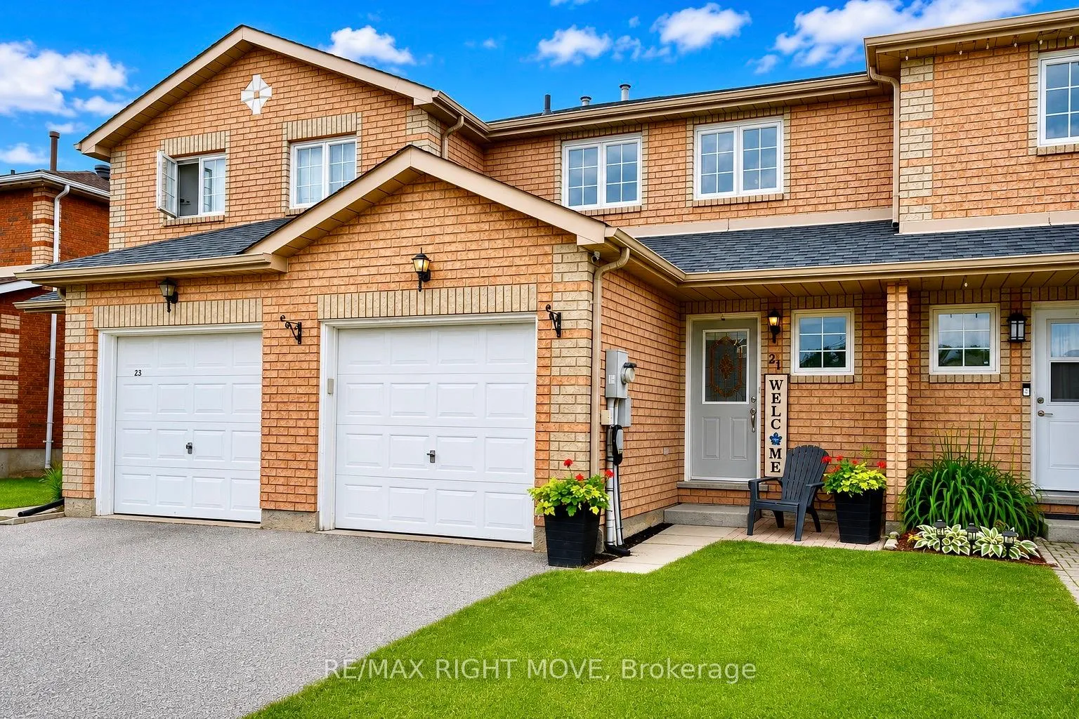 Photo 2 of 21 Michael Crescent, Barrie, East Bayfield — HOMEH