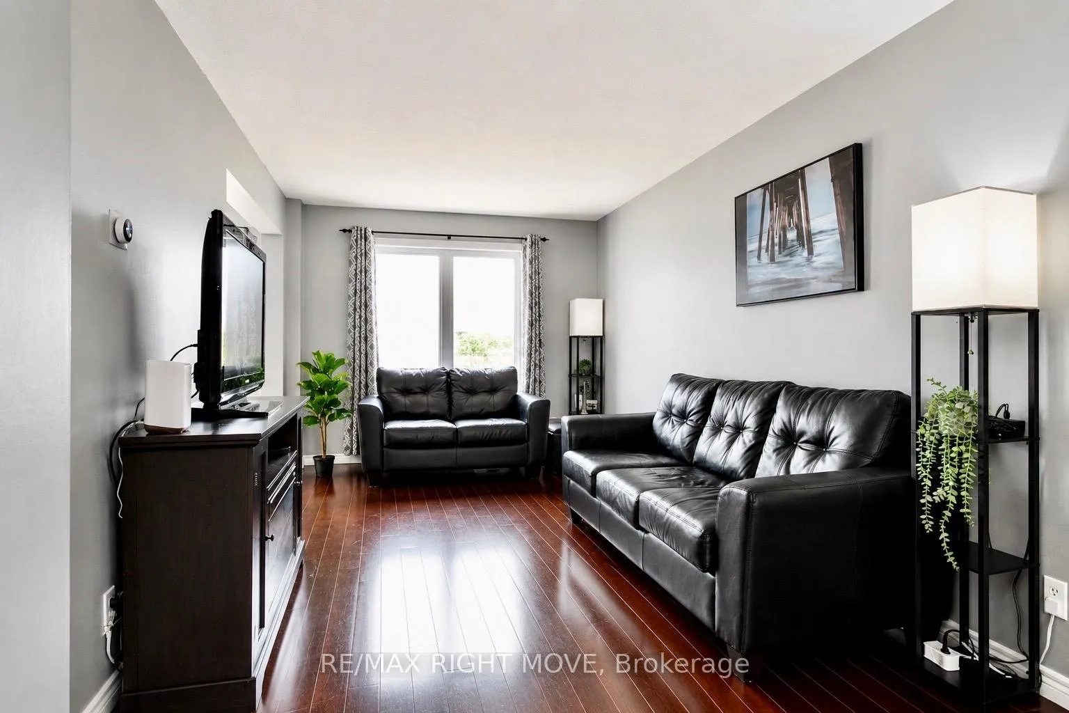 Photo 5 of 21 Michael Crescent, Barrie, East Bayfield — HOMEH