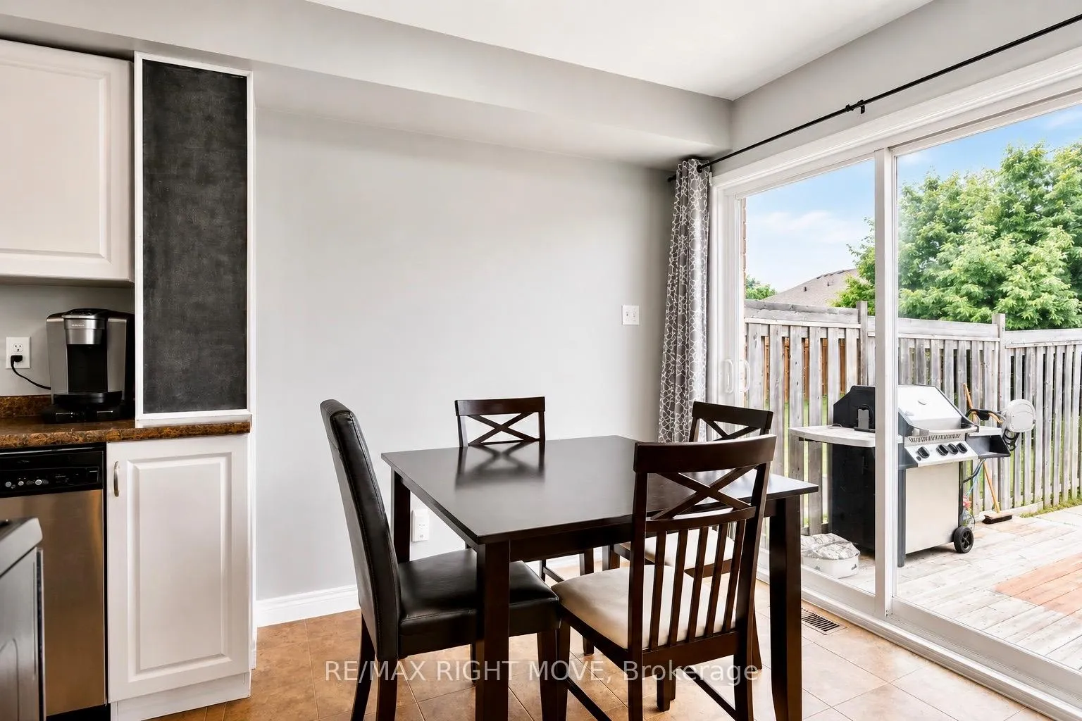 Photo 10 of 21 Michael Crescent, Barrie, East Bayfield — HOMEH
