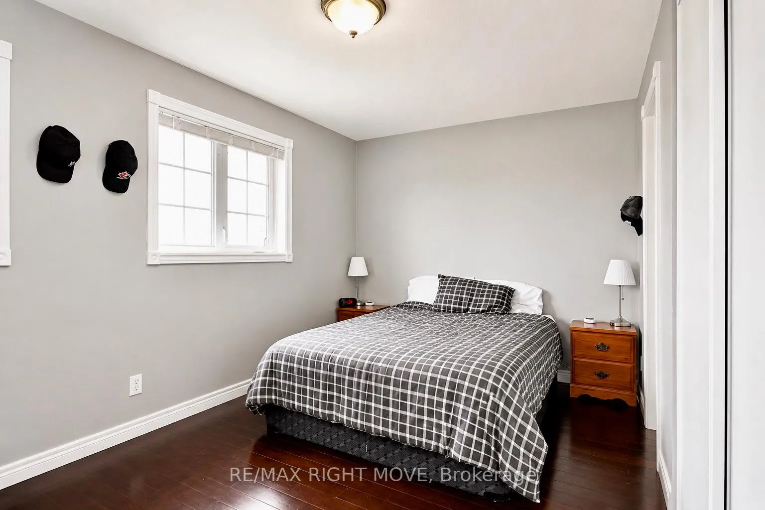 Photo 13 of 21 Michael Crescent, Barrie, East Bayfield — HOMEH