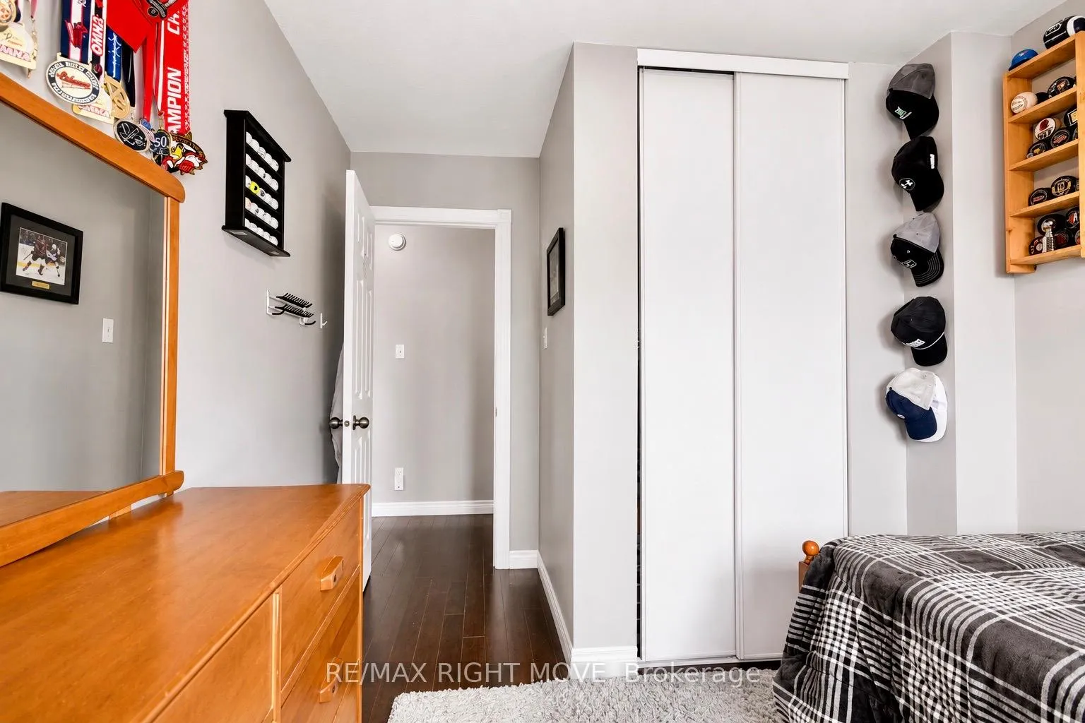 Photo 17 of 21 Michael Crescent, Barrie, East Bayfield — HOMEH