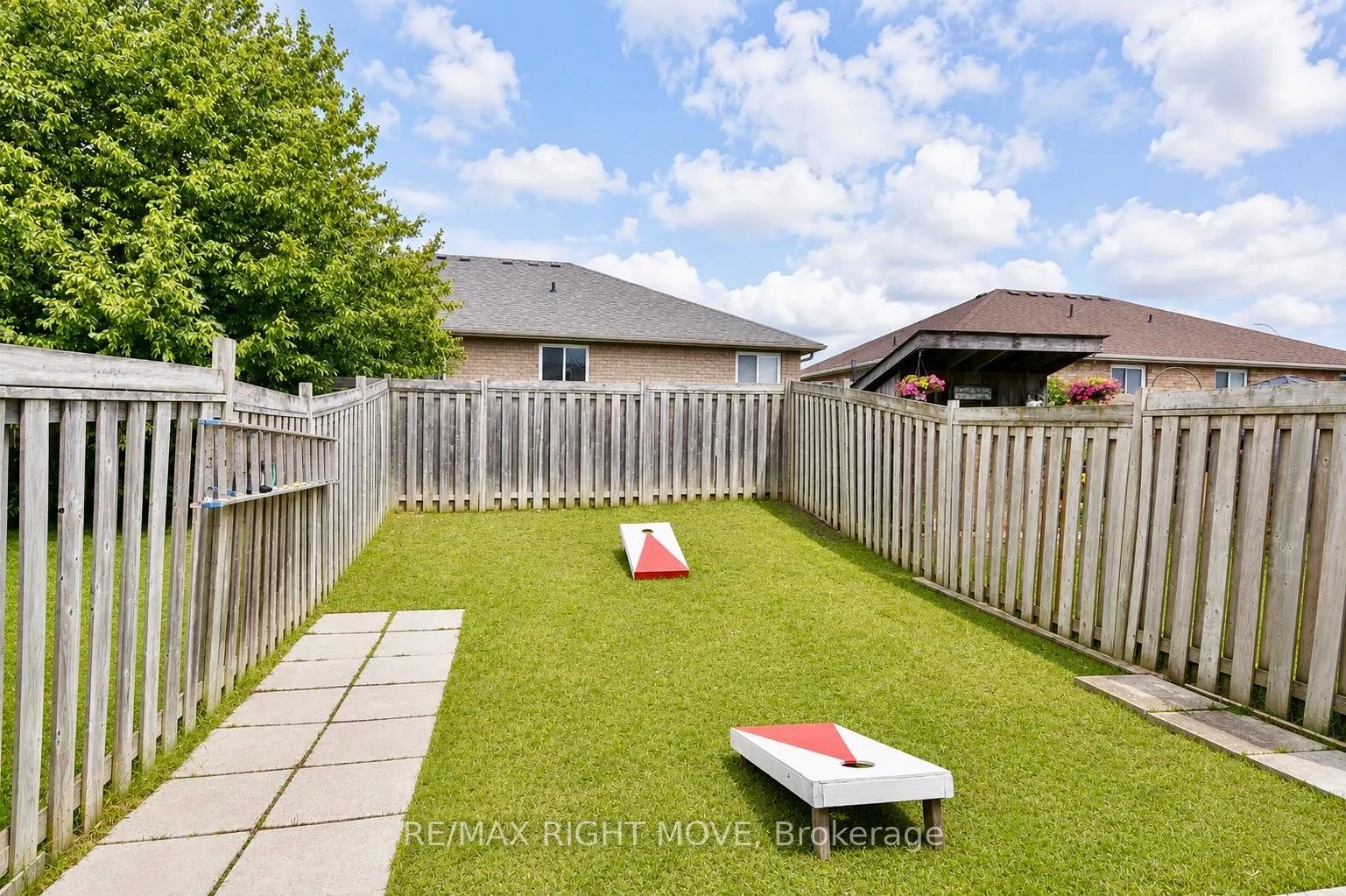 Photo 23 of 21 Michael Crescent, Barrie, East Bayfield — HOMEH