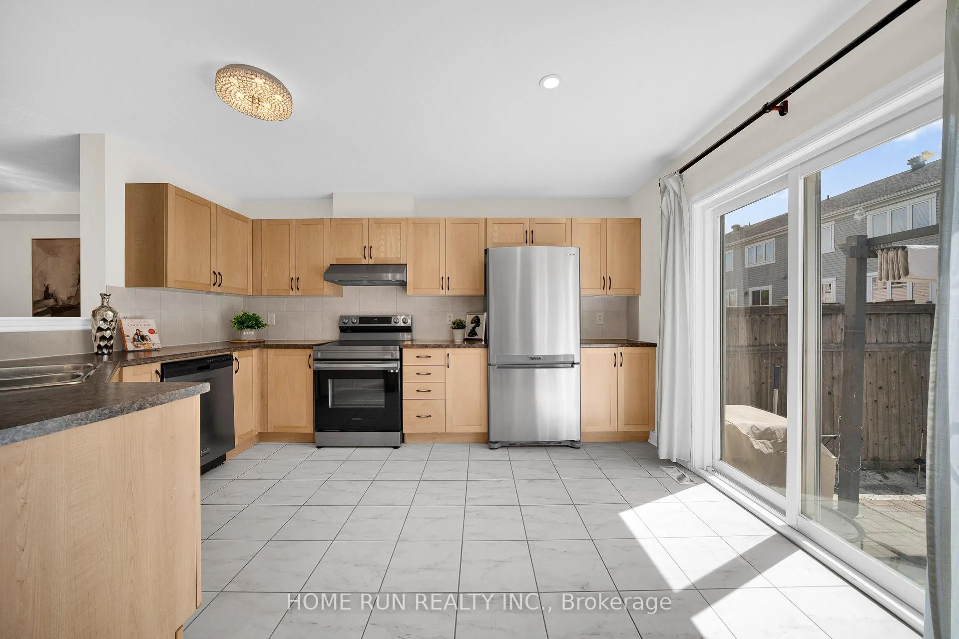 Photo 12 of 957 Messor Crescent, Ottawa, Stittsville (North) — HOMEH