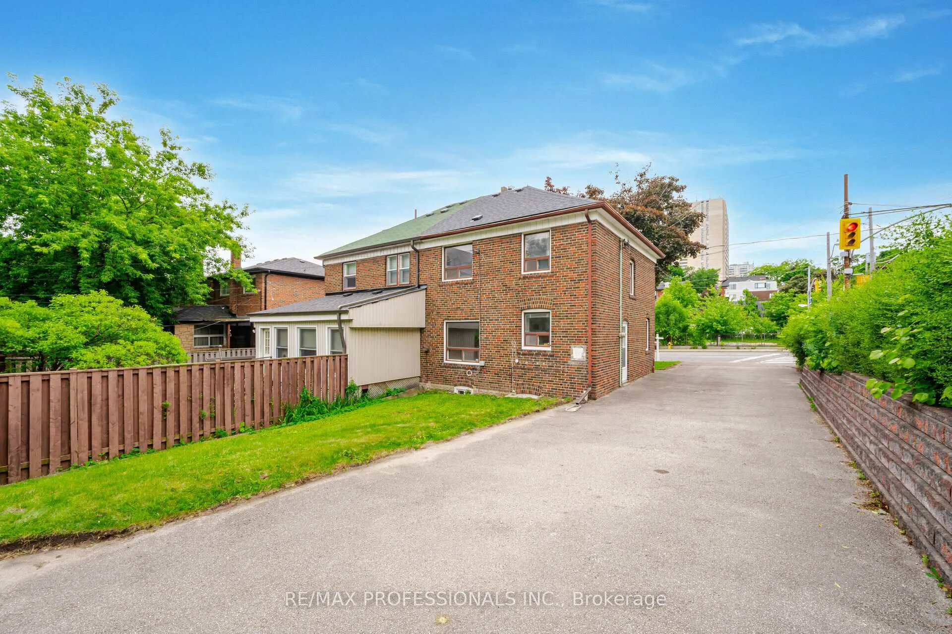 Photo 27 of 111 Keele Street, Toronto, High Park North — HOMEH