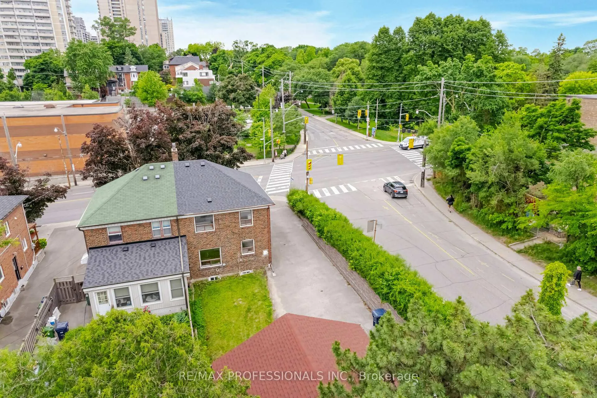 Photo 31 of 111 Keele Street, Toronto, High Park North — HOMEH
