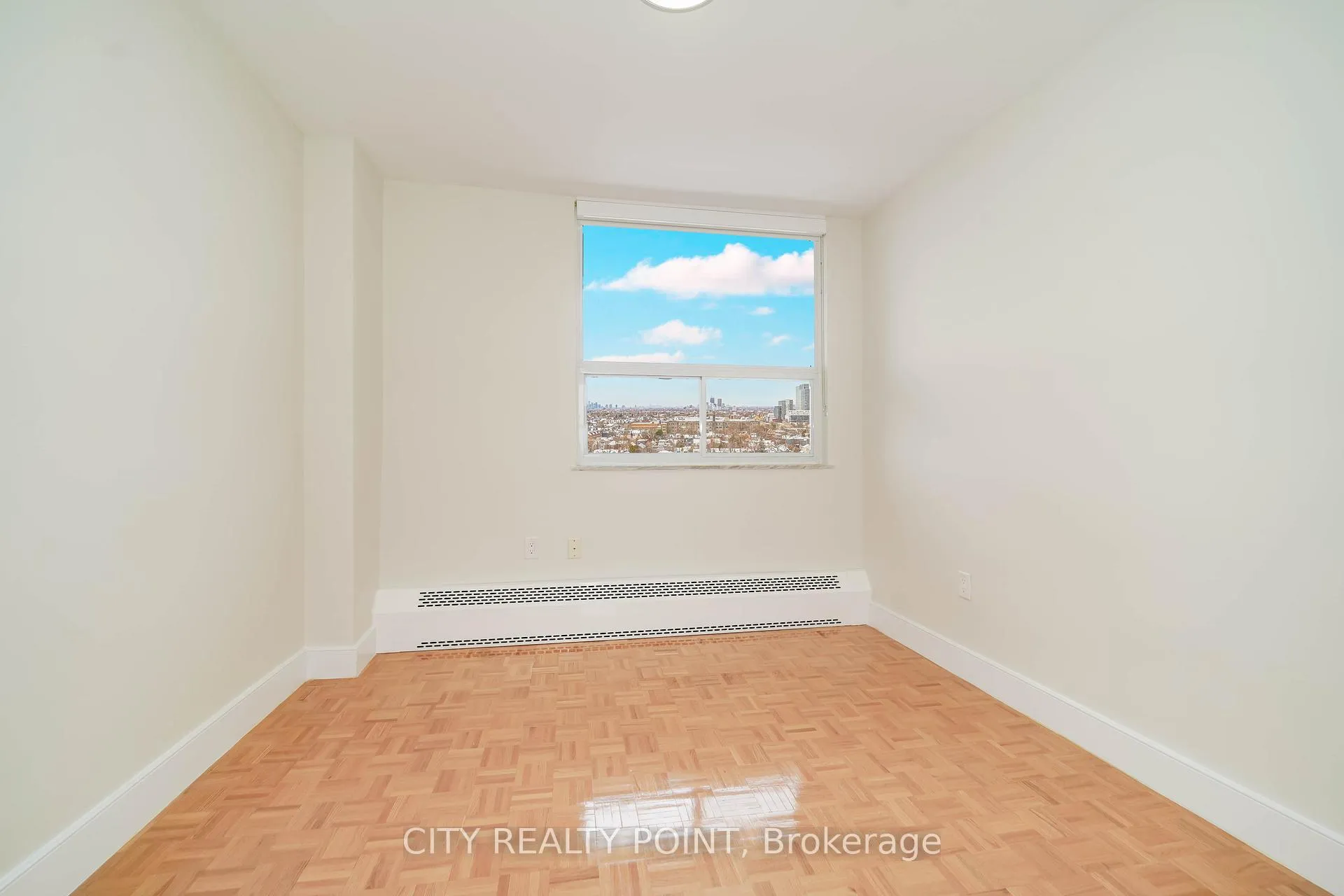 Photo 7 of Unit 706, 666 Spadina Avenue, Toronto, University — HOMEH