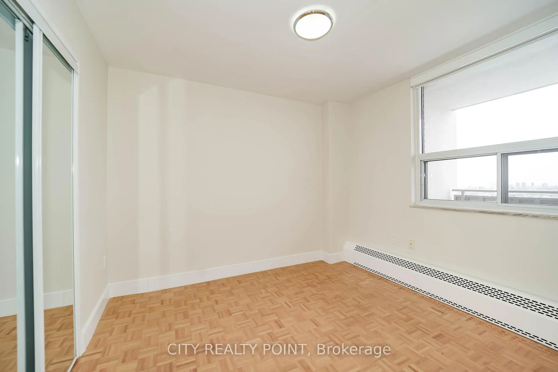 Photo 8 of Unit 706, 666 Spadina Avenue, Toronto, University — HOMEH