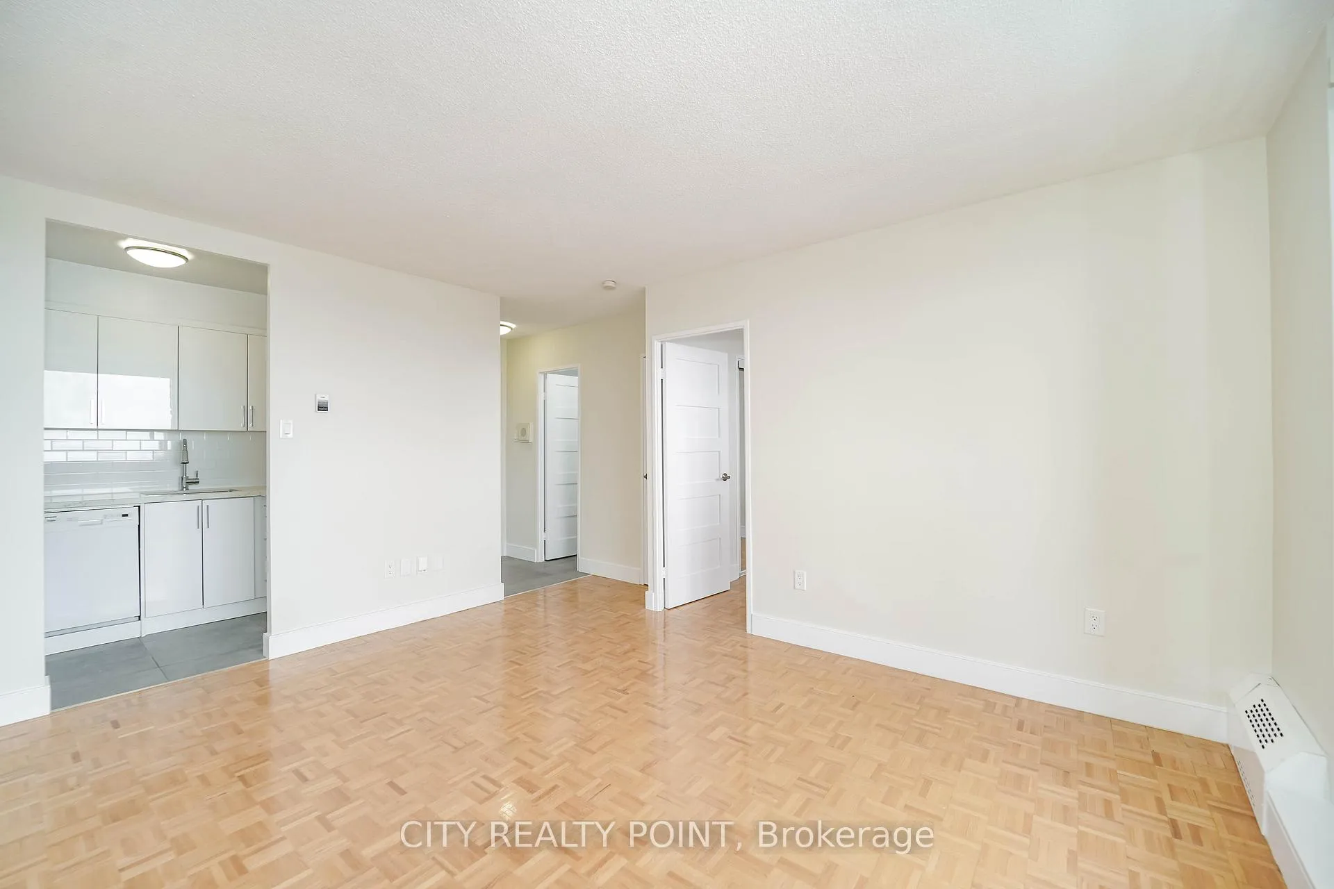 Photo 9 of Unit 706, 666 Spadina Avenue, Toronto, University — HOMEH