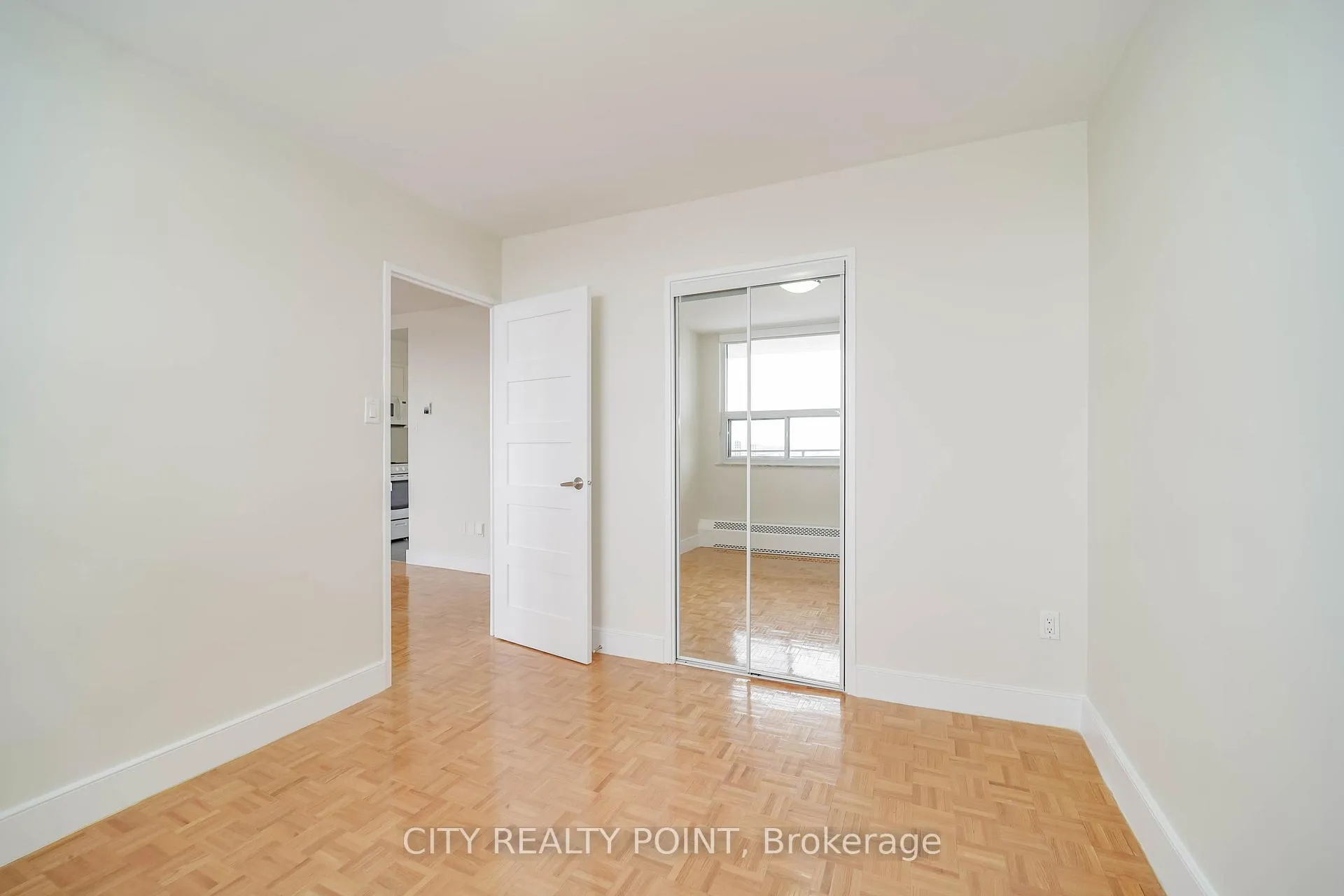 Photo 11 of Unit 706, 666 Spadina Avenue, Toronto, University — HOMEH
