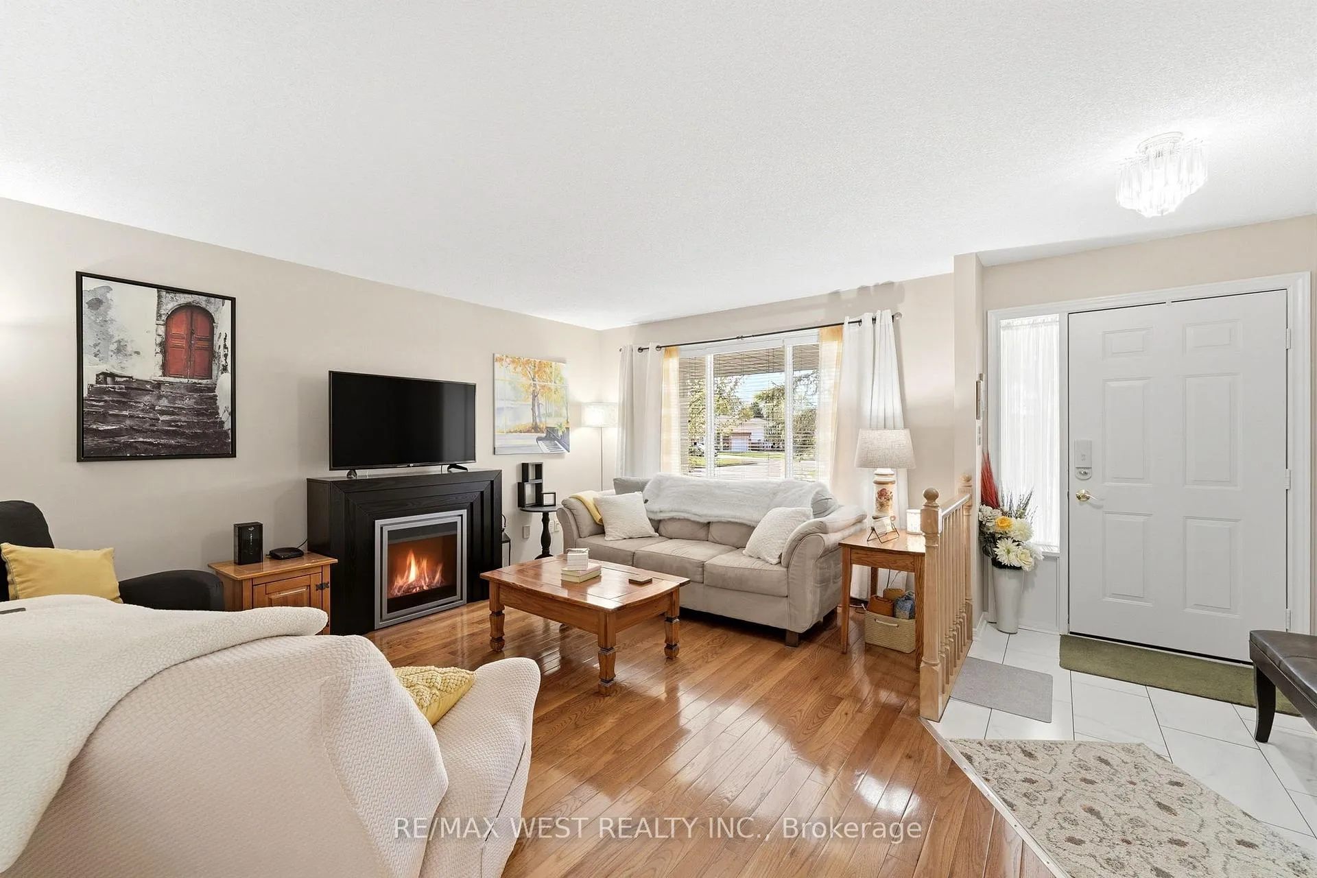 Photo 2 of 7917 Ethel Street, Niagara Falls, West Wood — HOMEH