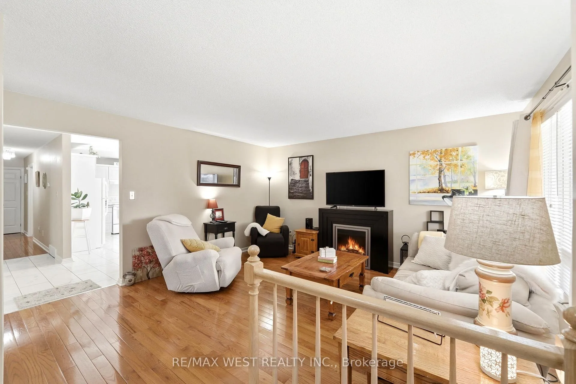 Photo 4 of 7917 Ethel Street, Niagara Falls, West Wood — HOMEH