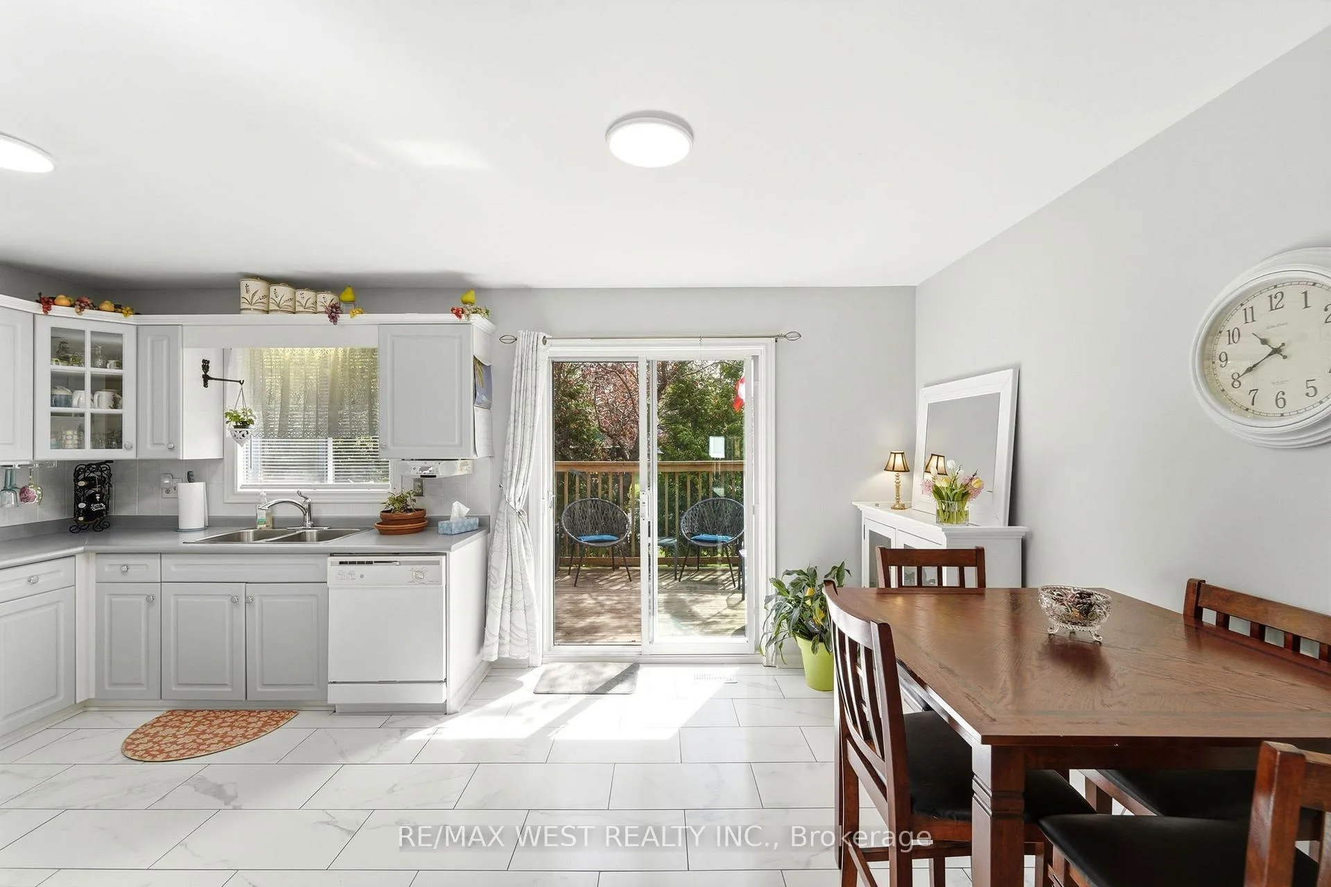 Photo 6 of 7917 Ethel Street, Niagara Falls, West Wood — HOMEH