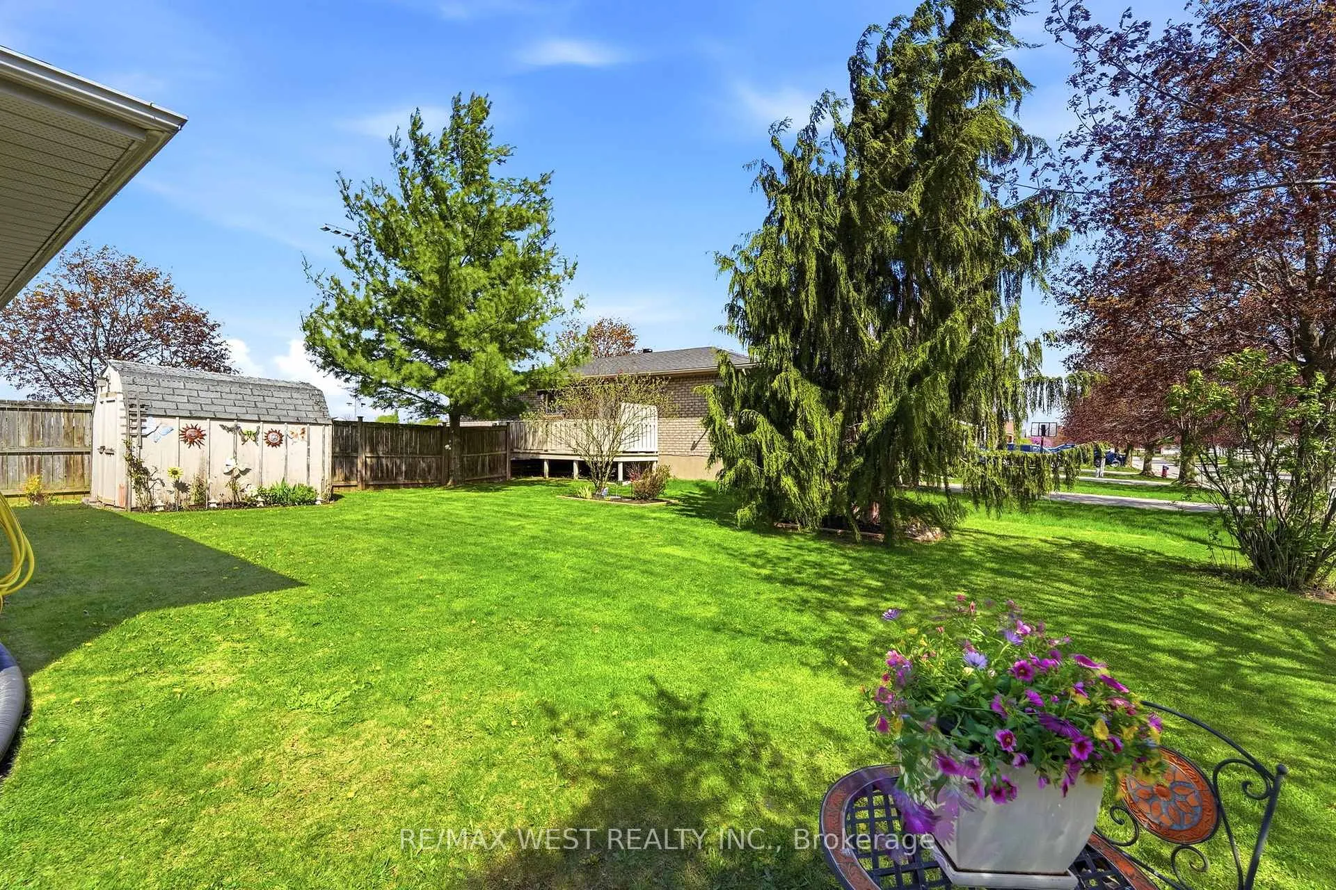 Photo 20 of 7917 Ethel Street, Niagara Falls, West Wood — HOMEH