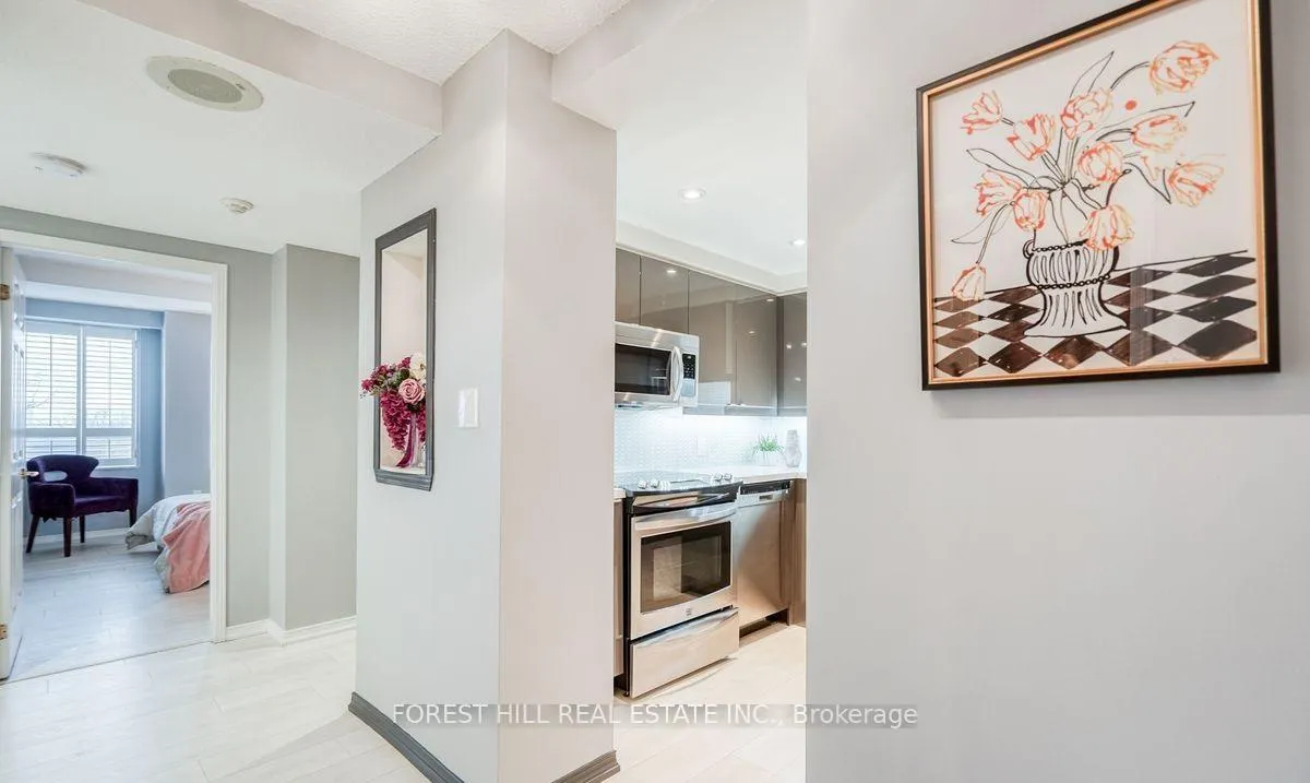 Photo 5 of Unit 704, 1818 Bayview Avenue, Toronto, Mount Pleasant East — HOMEH