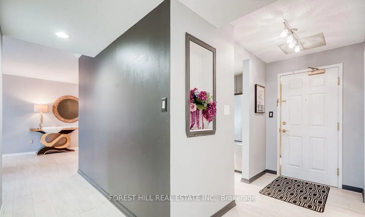 Photo 6 of Unit 704, 1818 Bayview Avenue, Toronto, Mount Pleasant East — HOMEH