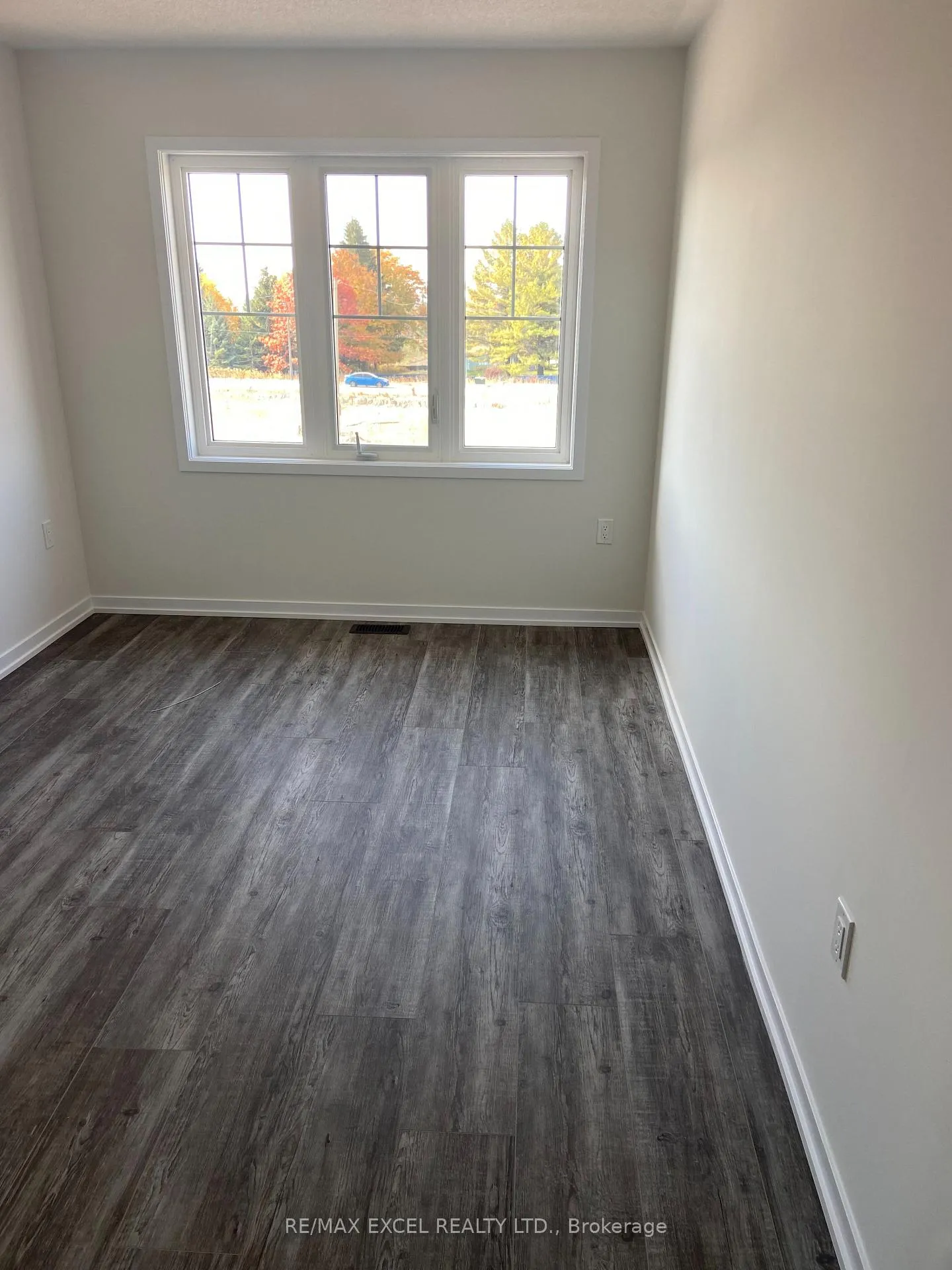 Photo 3 of 2032 Horace Duncan Crescent, Oshawa, Taunton — HOMEH