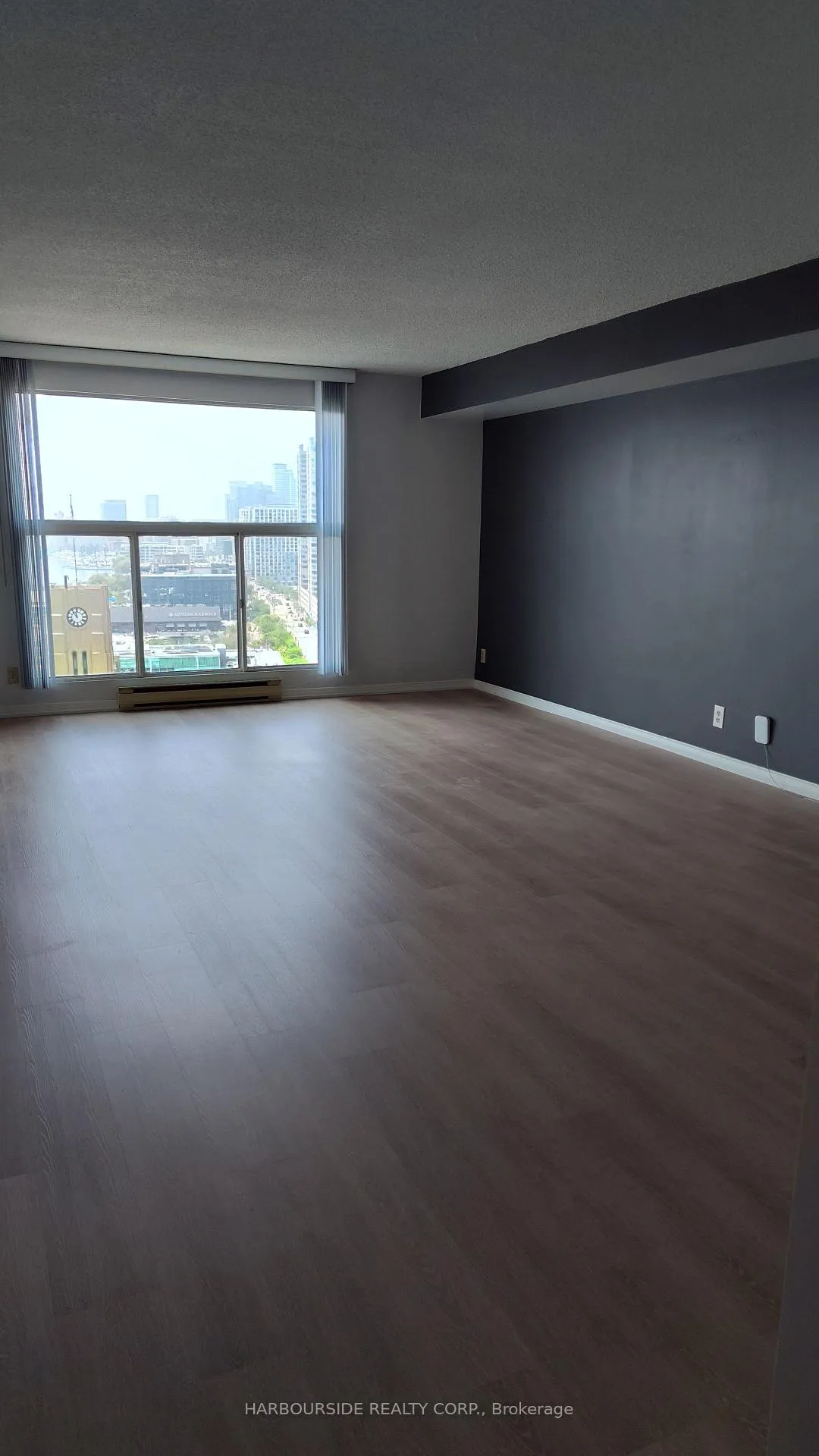 Photo 2 of Unit 2009, 77 Harbour Square, Toronto, Waterfront Communities — HOMEH