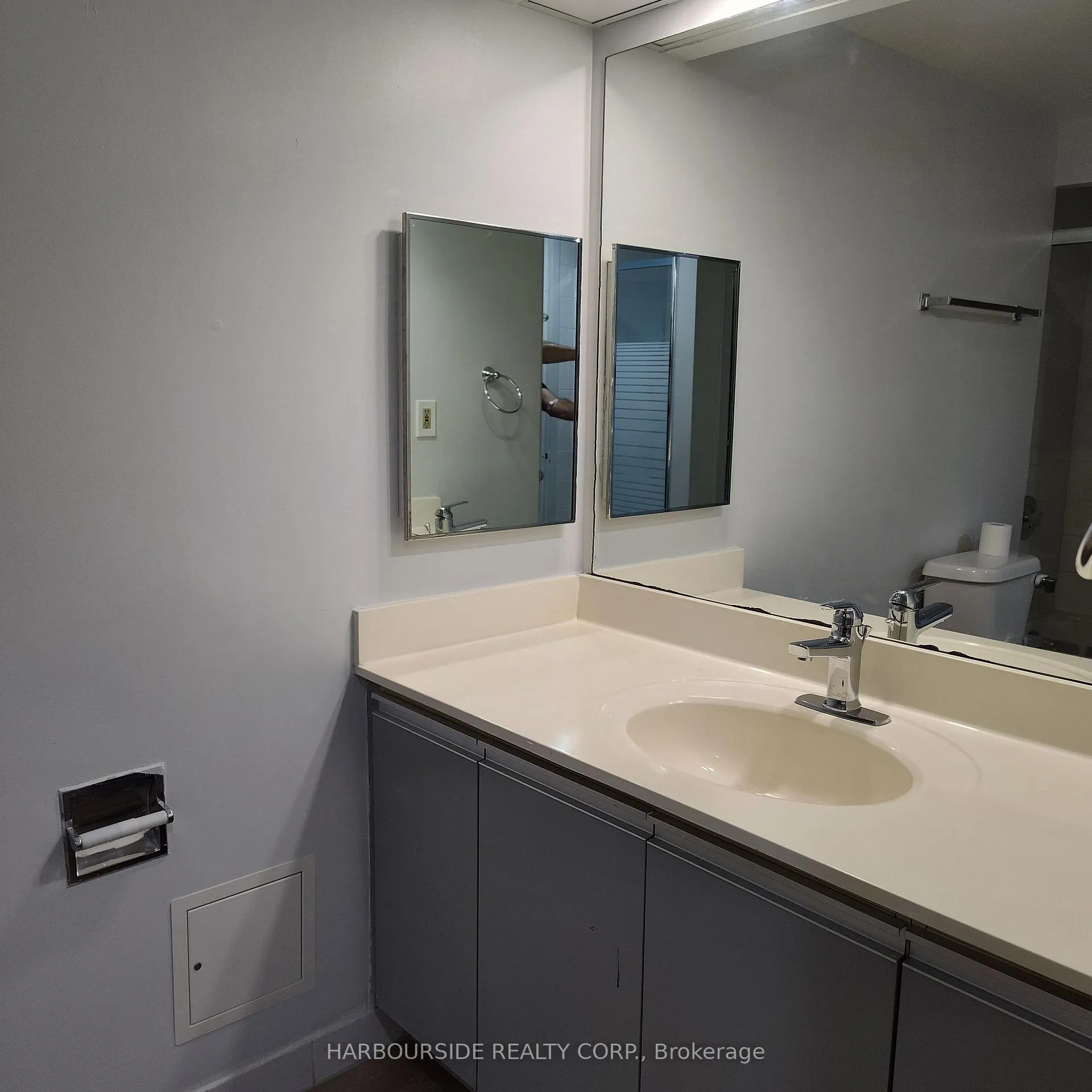 Photo 15 of Unit 2009, 77 Harbour Square, Toronto, Waterfront Communities — HOMEH