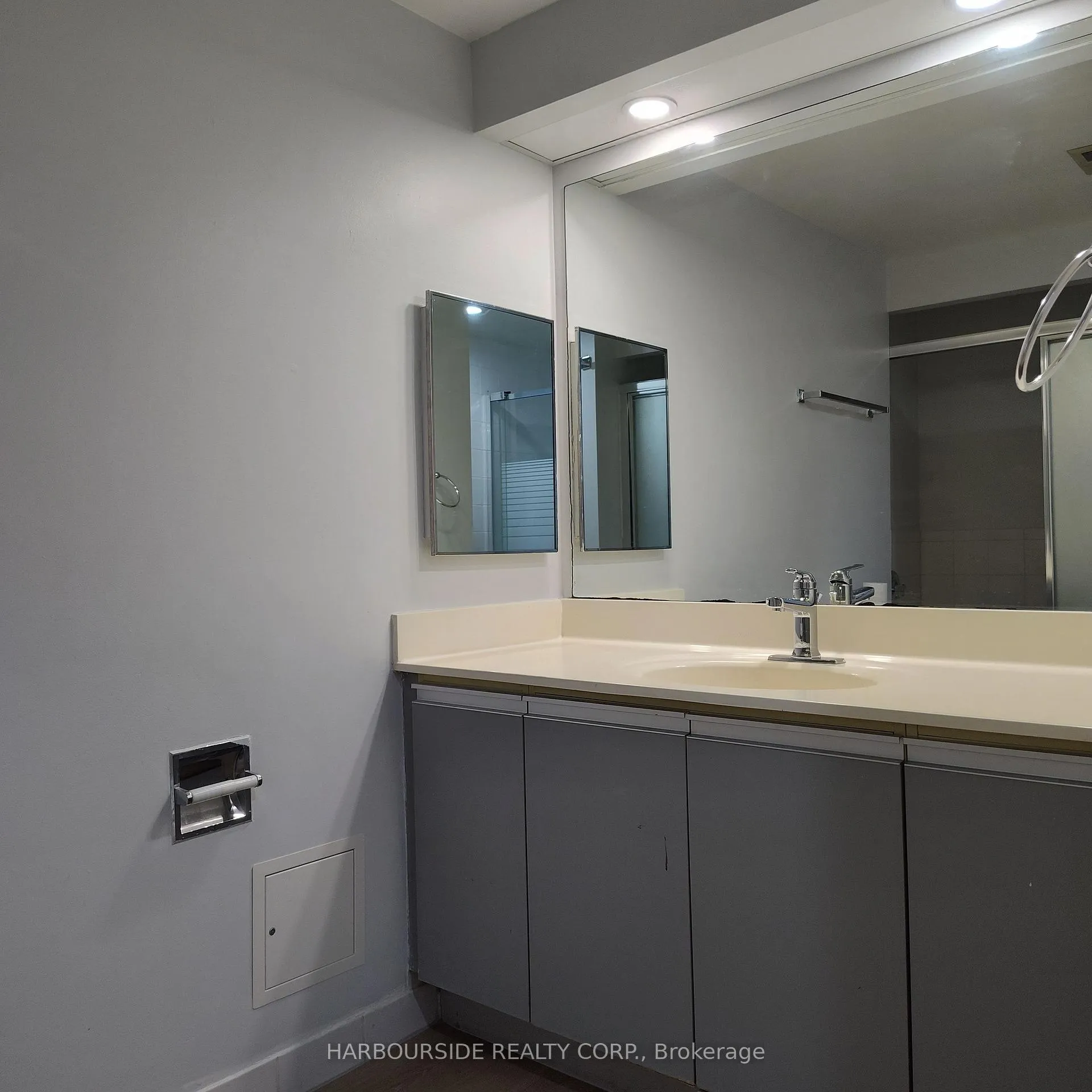 Photo 16 of Unit 2009, 77 Harbour Square, Toronto, Waterfront Communities — HOMEH