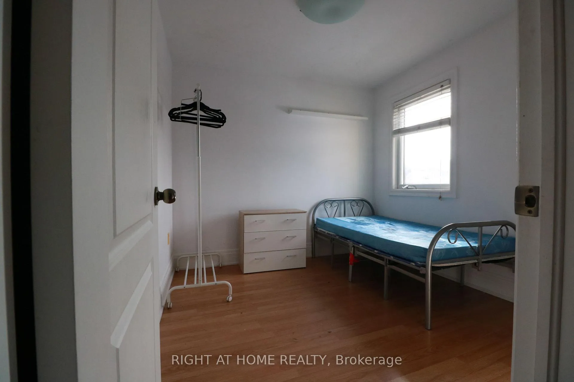 Photo 7 of Unit Upper, 2083 Davenport Road, Toronto, Weston-Pellam Park — HOMEH