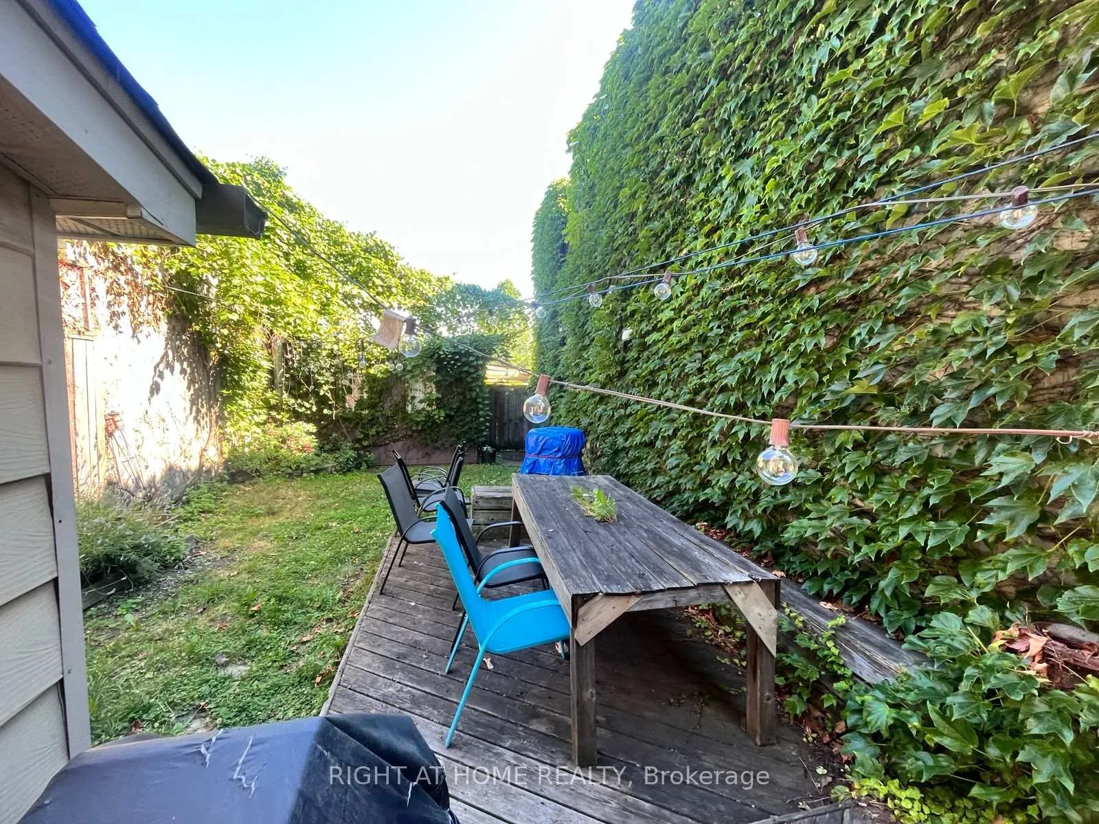 Photo 9 of Unit Upper, 2083 Davenport Road, Toronto, Weston-Pellam Park — HOMEH