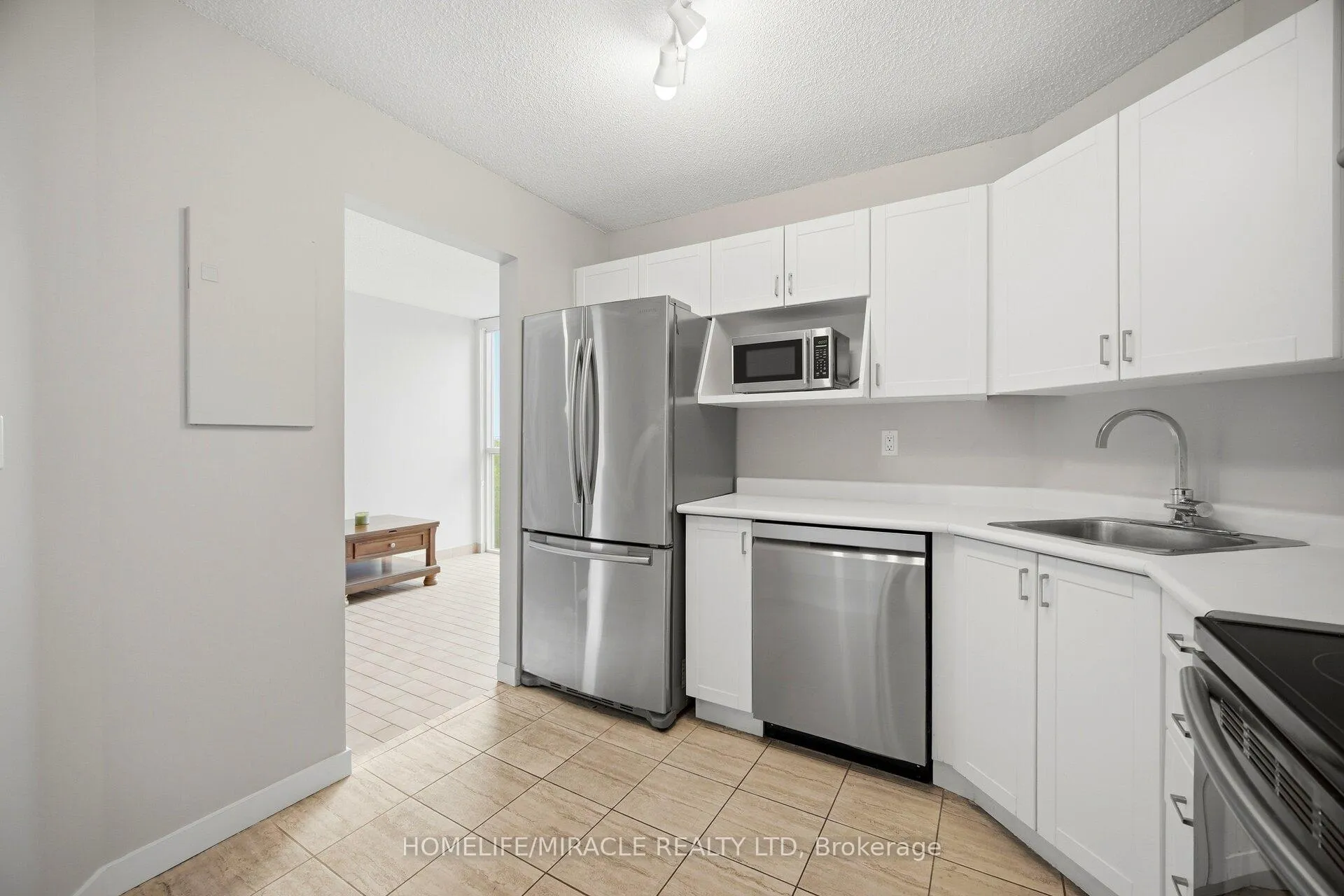 Photo 6 of Unit 707, 41 Markbrook Lane, Etobicoke, Mount Olive-Silverstone-Jamestown — HOMEH
