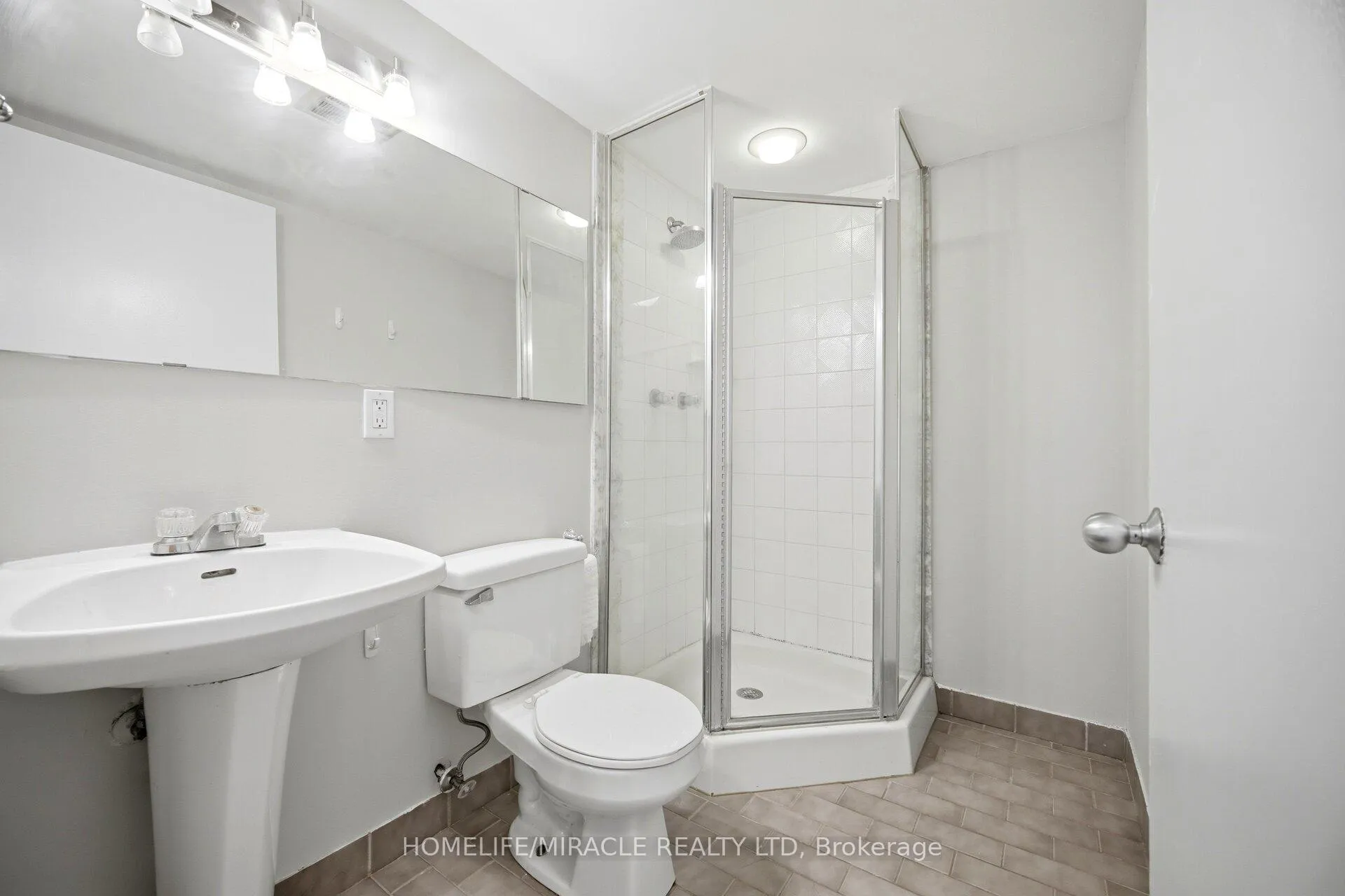 Photo 11 of Unit 707, 41 Markbrook Lane, Etobicoke, Mount Olive-Silverstone-Jamestown — HOMEH
