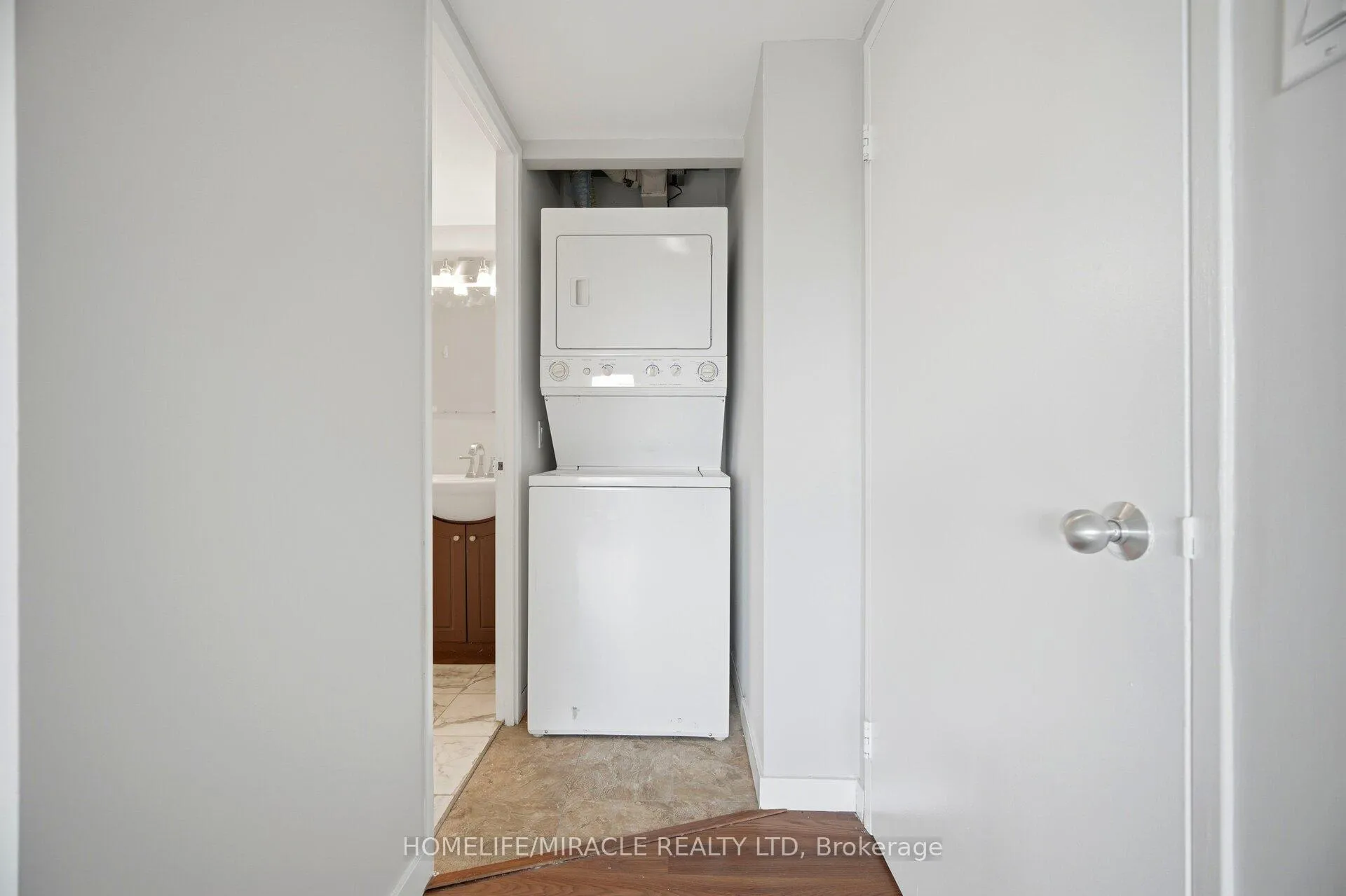 Photo 27 of Unit 707, 41 Markbrook Lane, Etobicoke, Mount Olive-Silverstone-Jamestown — HOMEH