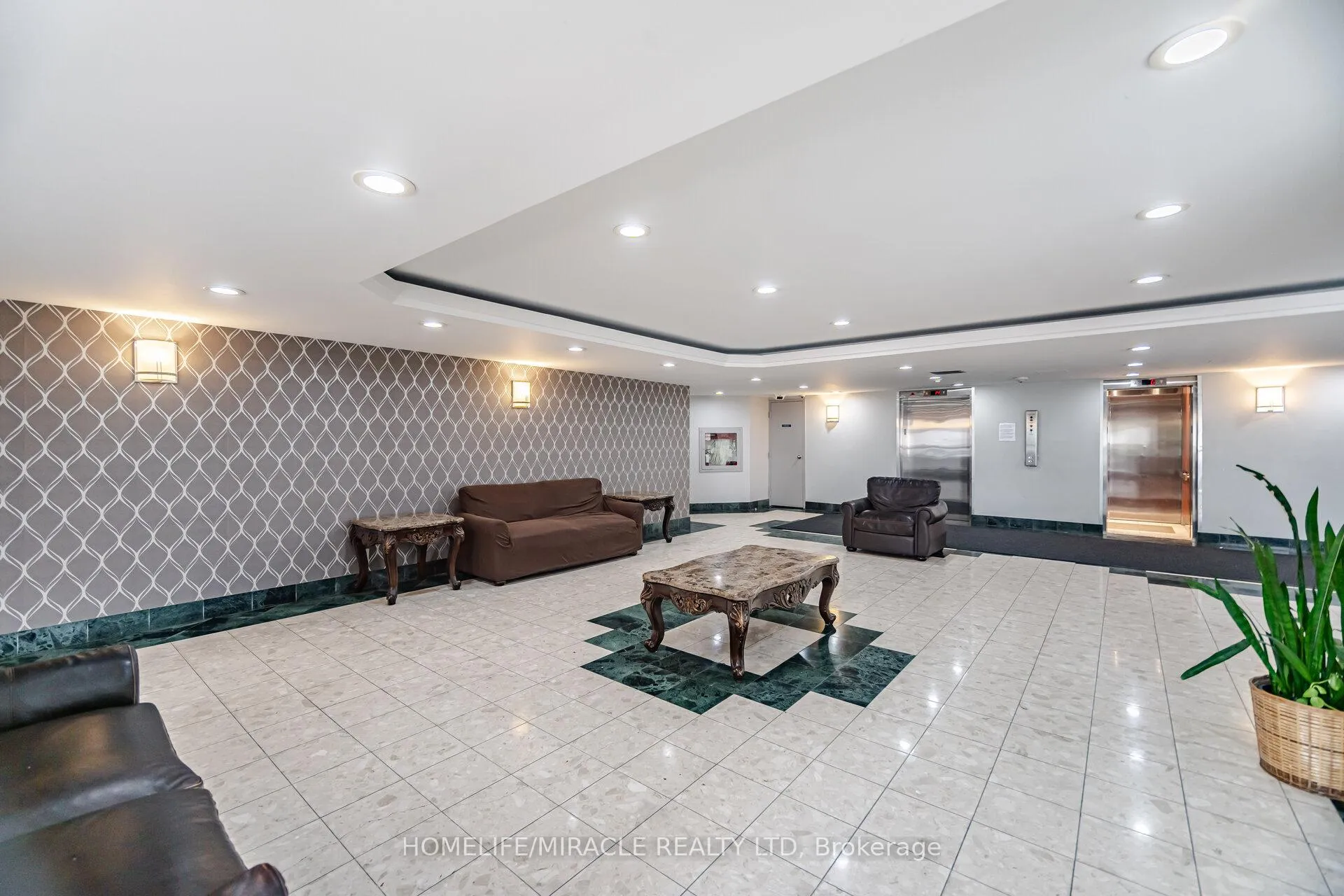 Photo 35 of Unit 707, 41 Markbrook Lane, Etobicoke, Mount Olive-Silverstone-Jamestown — HOMEH