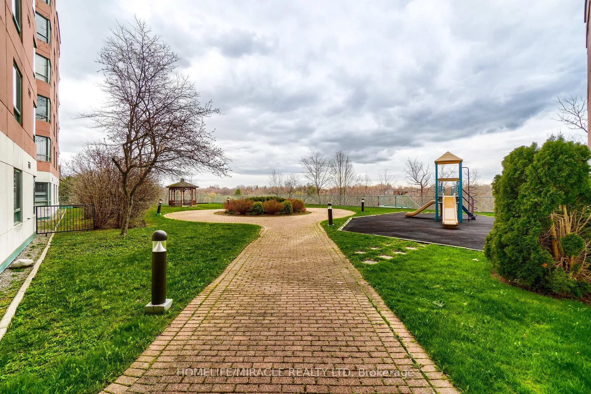 Photo 36 of Unit 707, 41 Markbrook Lane, Etobicoke, Mount Olive-Silverstone-Jamestown — HOMEH