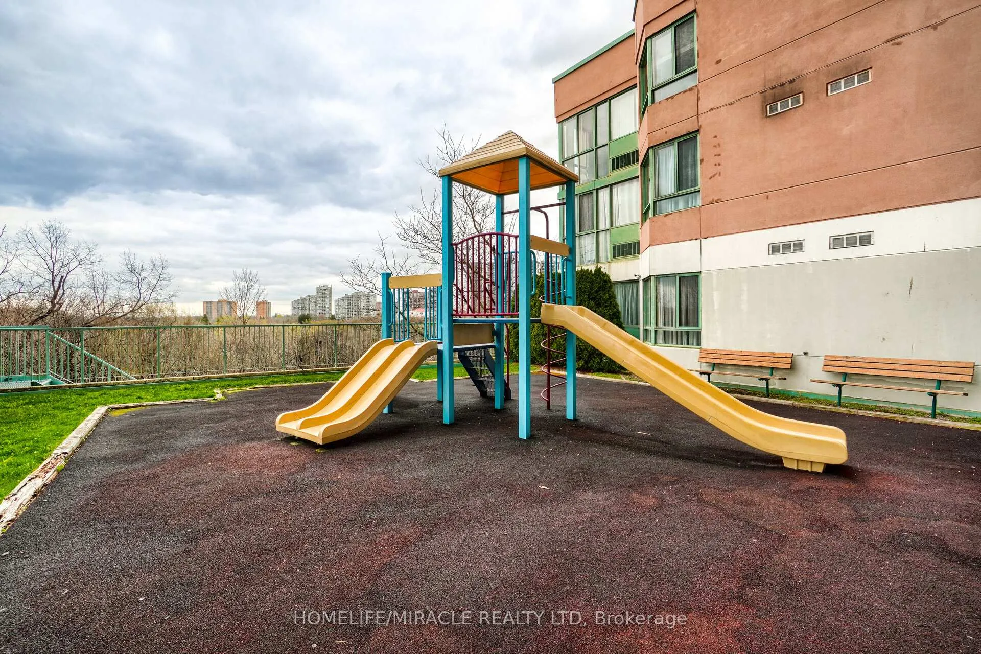 Photo 37 of Unit 707, 41 Markbrook Lane, Etobicoke, Mount Olive-Silverstone-Jamestown — HOMEH