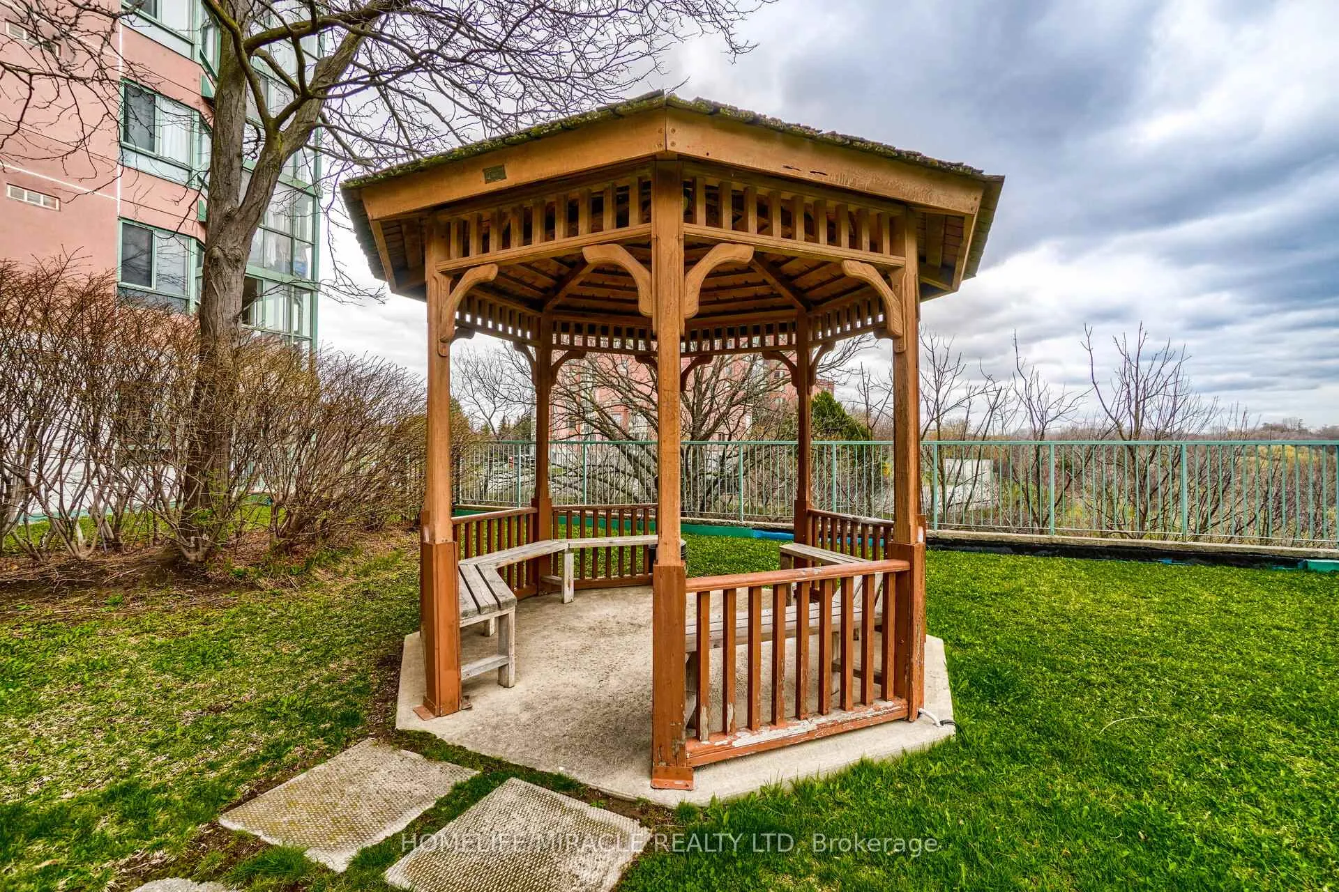 Photo 38 of Unit 707, 41 Markbrook Lane, Etobicoke, Mount Olive-Silverstone-Jamestown — HOMEH