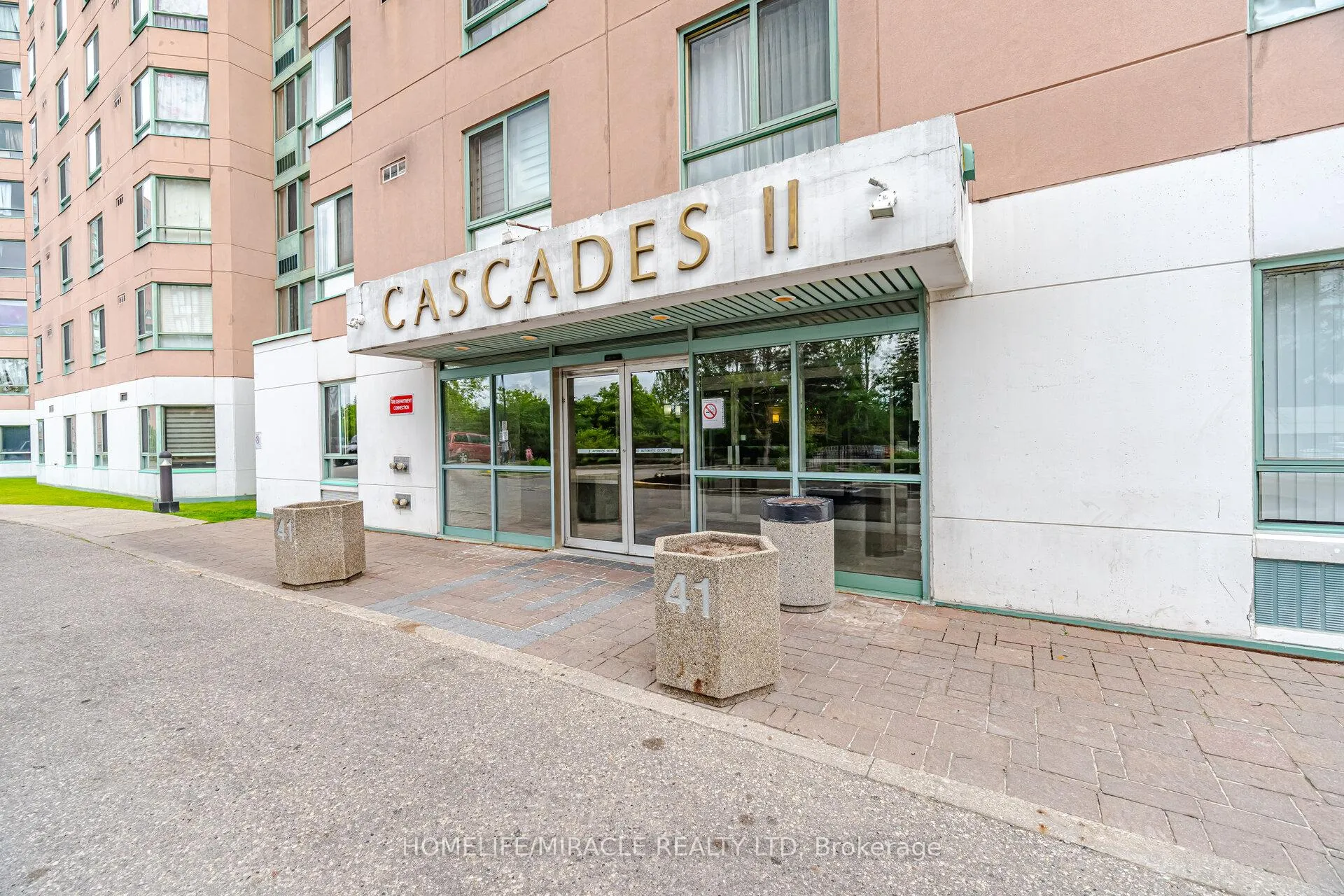Photo 41 of Unit 707, 41 Markbrook Lane, Etobicoke, Mount Olive-Silverstone-Jamestown — HOMEH