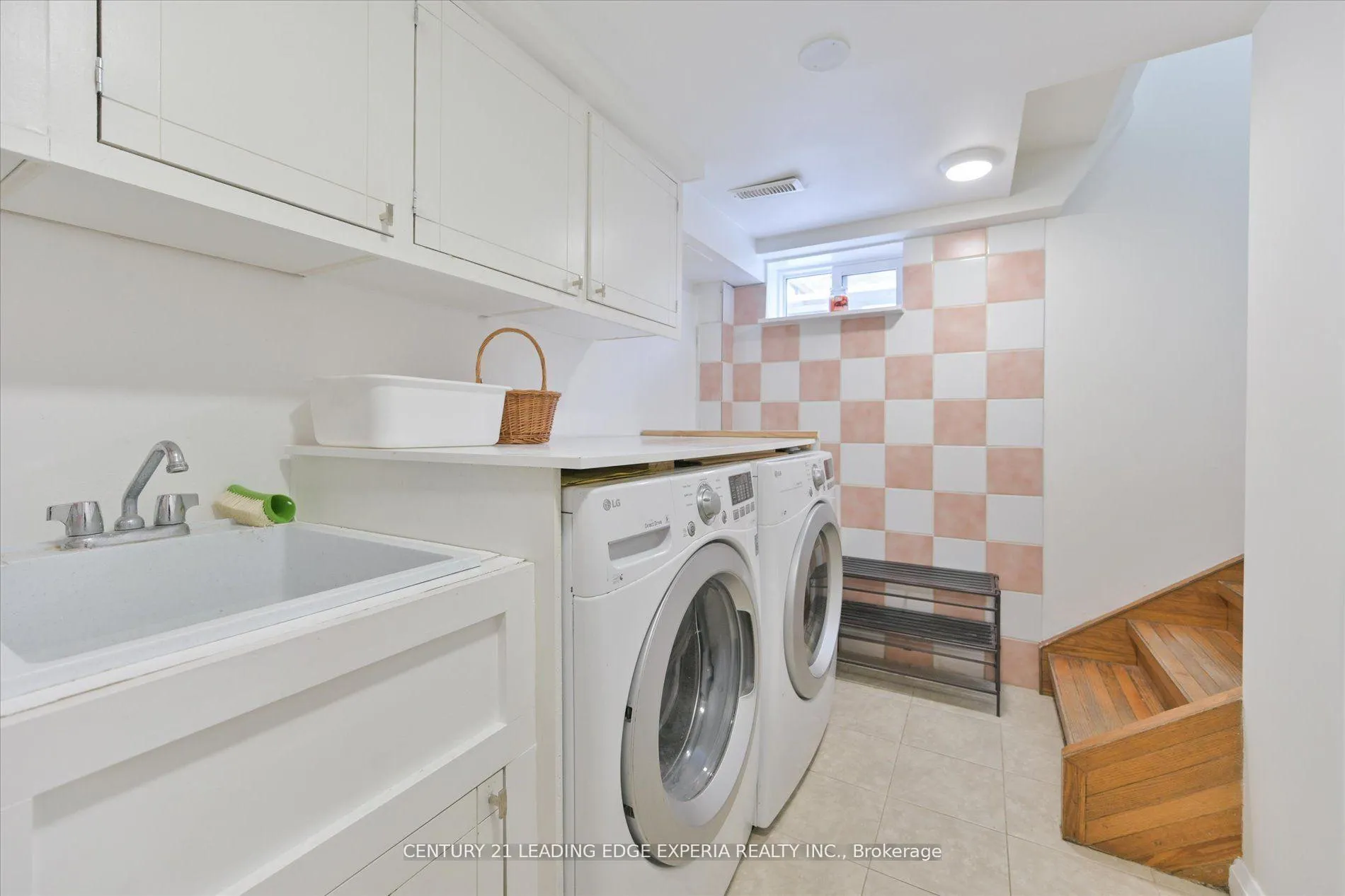 Photo 2 of Unit Lower, 24 Torrens Avenue, Toronto, Broadview North — HOMEH
