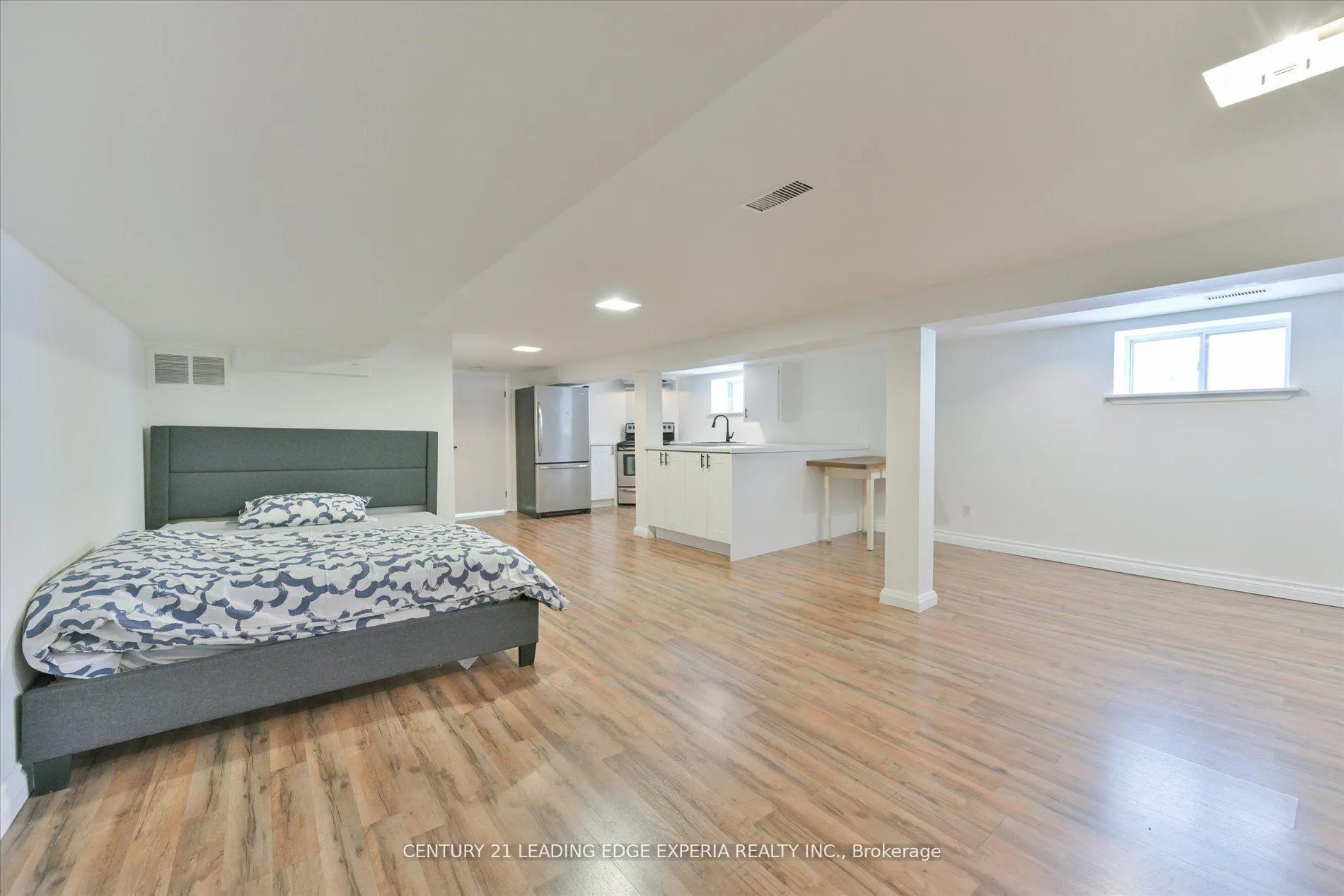 Photo 7 of Unit Lower, 24 Torrens Avenue, Toronto, Broadview North — HOMEH