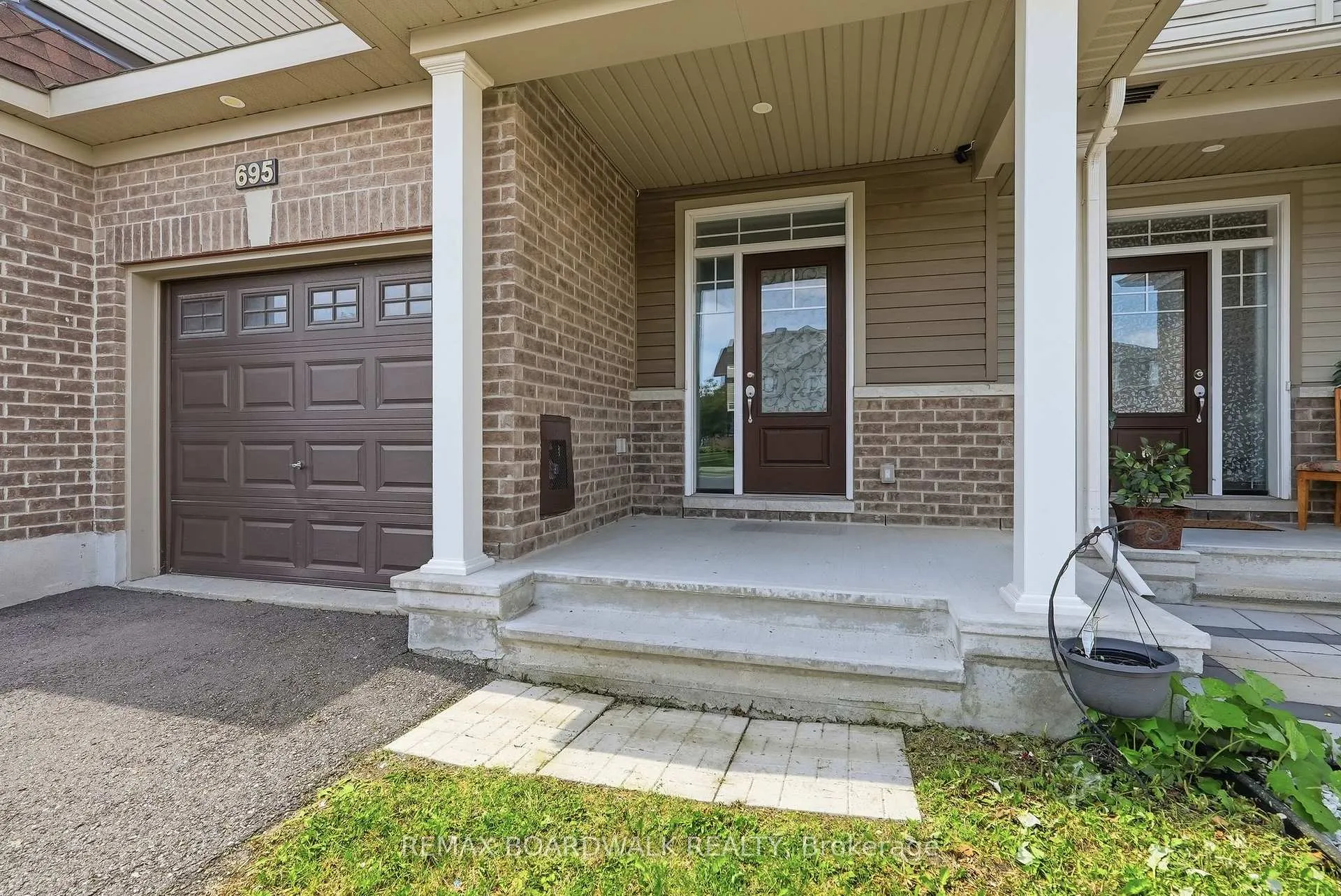Photo 2 of 695 Jerome Jodoin Drive, Ottawa, Avalon West — HOMEH